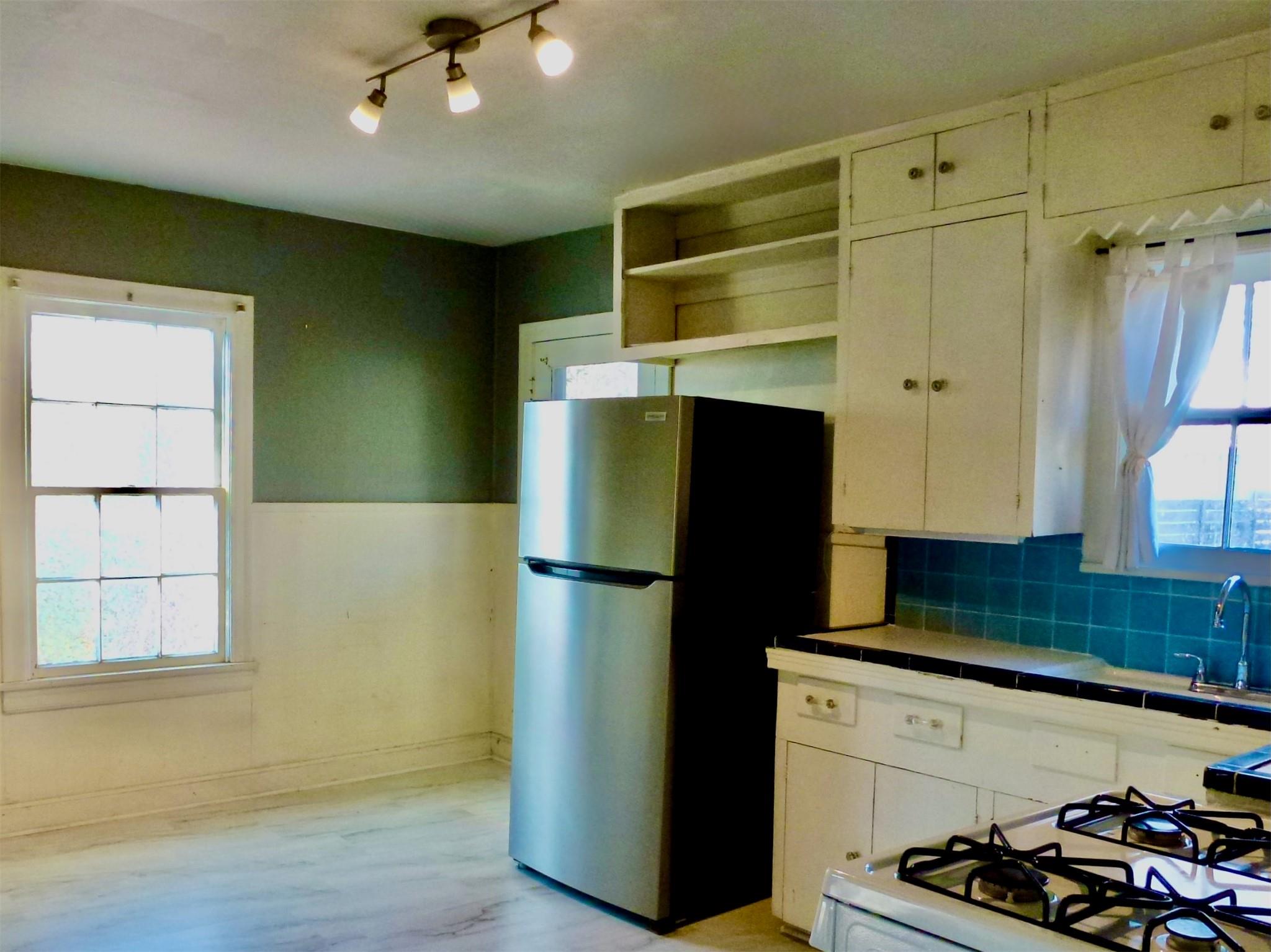 1408 W 39th 1/2 St, Austin, TX 78756