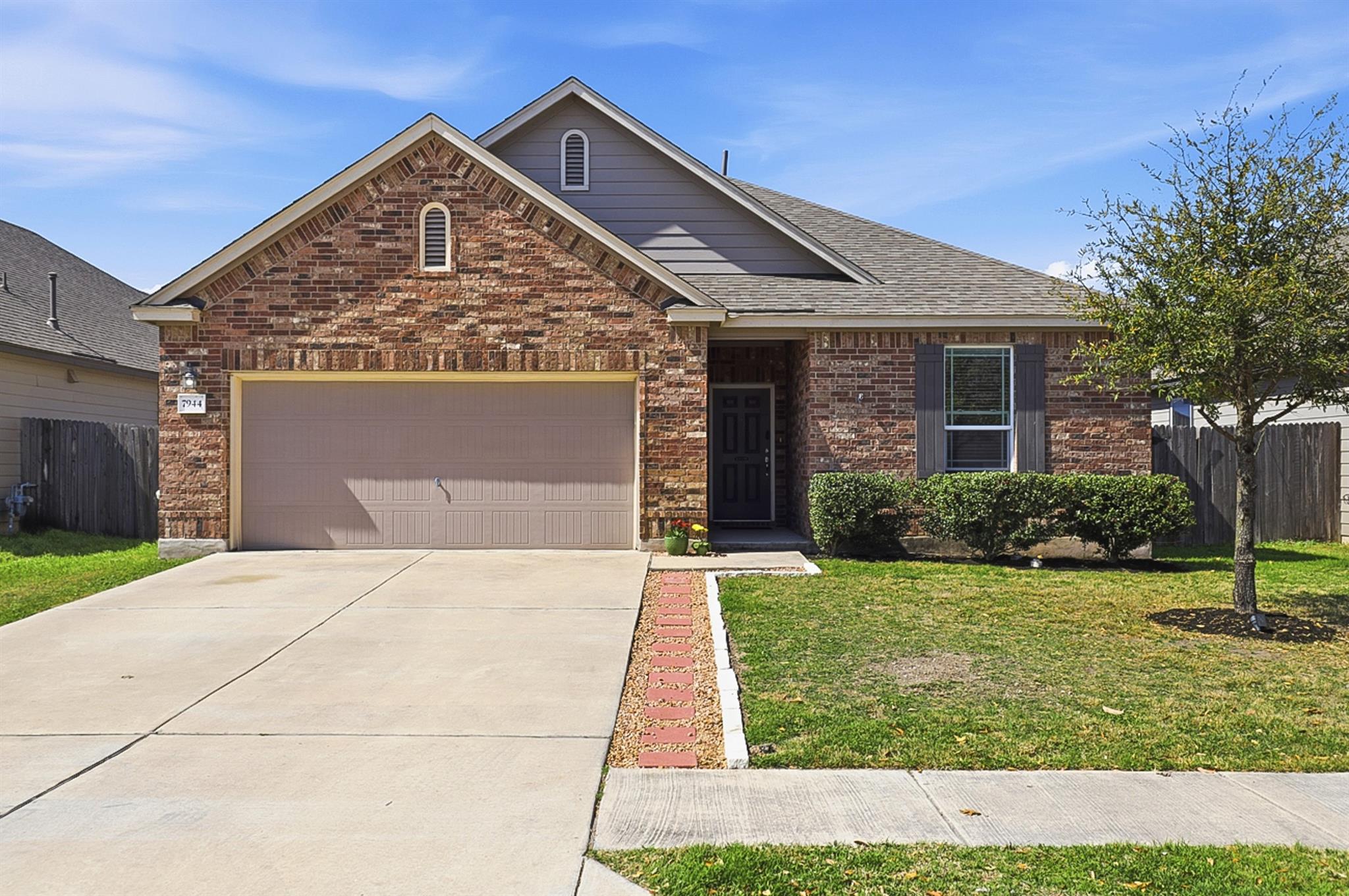 7944 Bassano Dr, Round Rock, TX 78665
