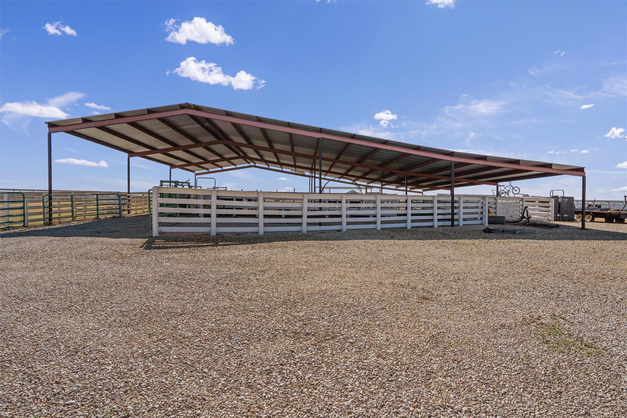 5300 County Road 424, Taylor, TX 76574