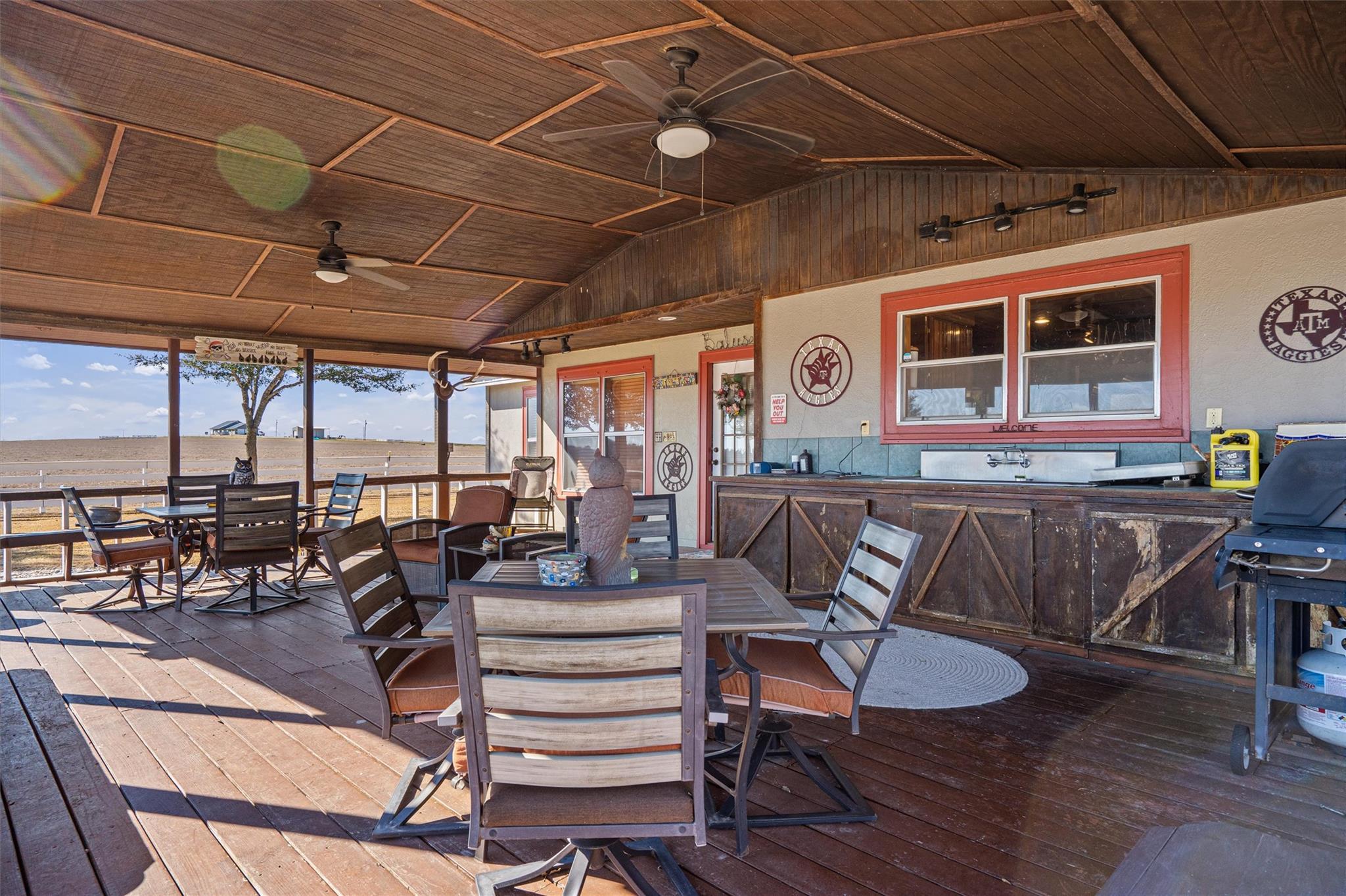 5300 County Road 424, Taylor, TX 76574