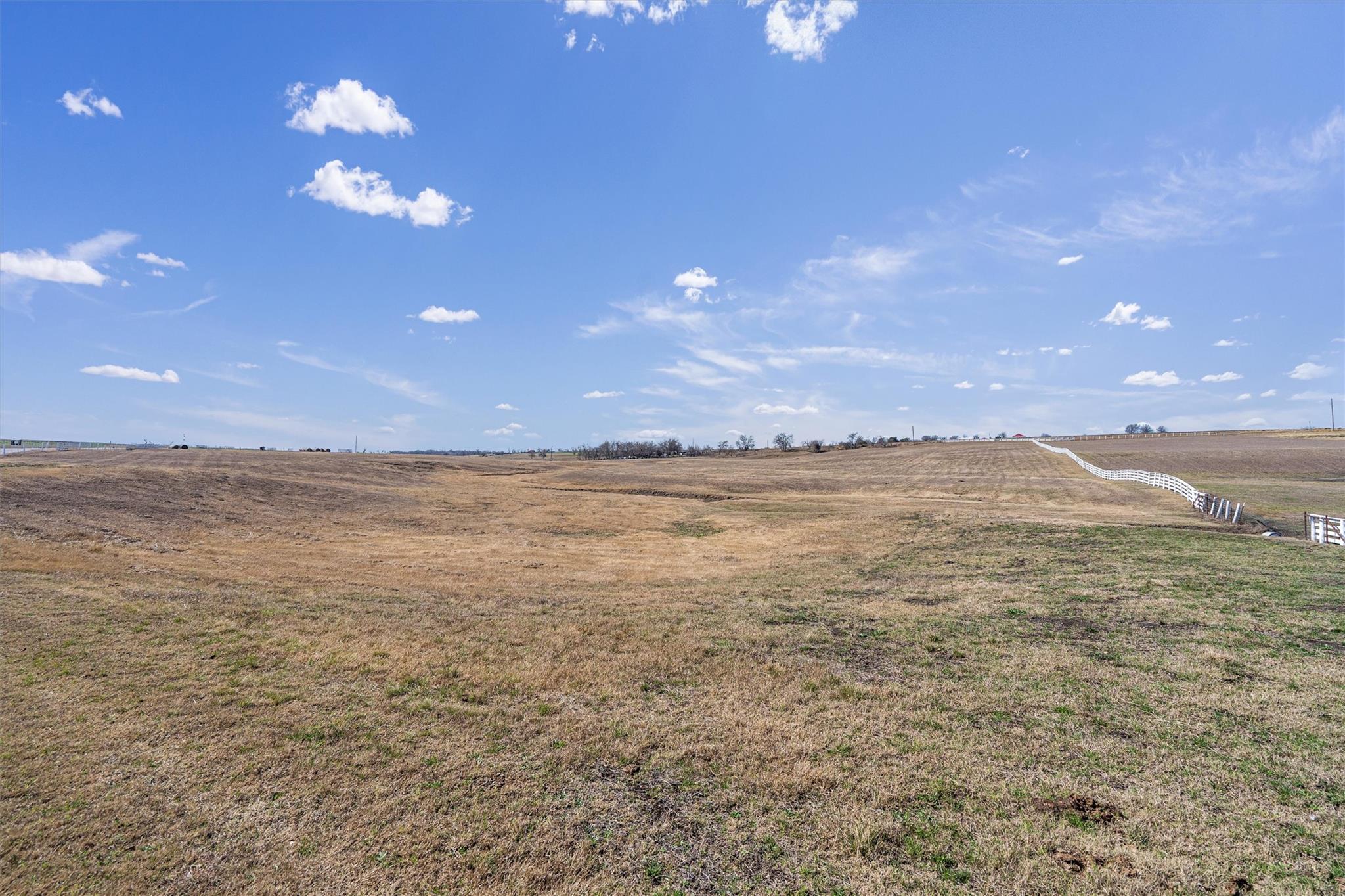 5300 County Road 424, Taylor, TX 76574