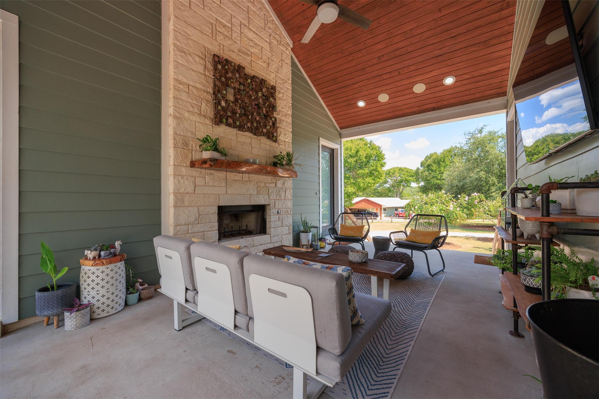 104 River Road Cir, Wimberley, TX 78676