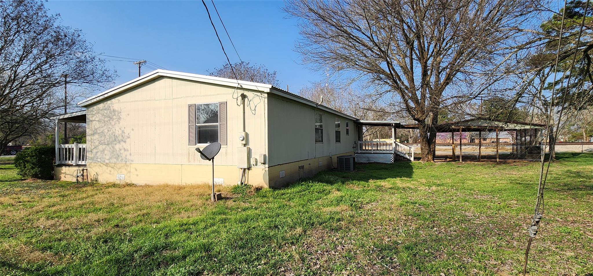 3 Miller St, Smithville, TX 78957