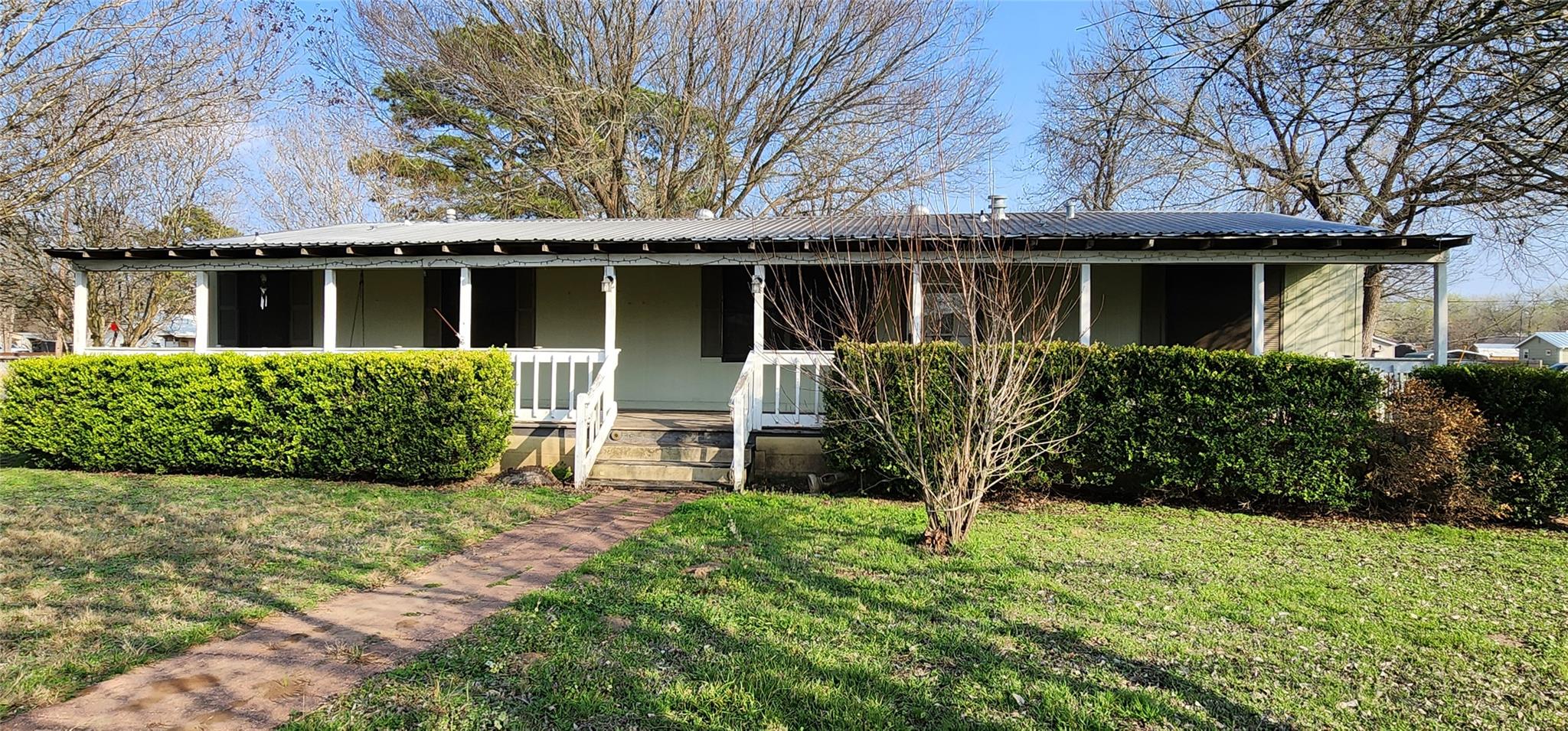 3 Miller St, Smithville, TX 78957