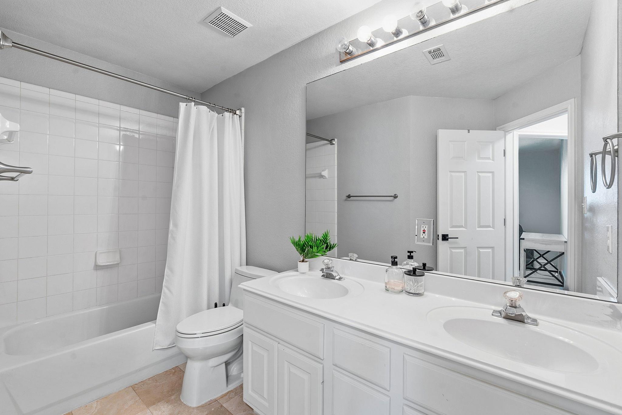 5000 Mission Oaks Blvd # 30, Austin, TX 78735