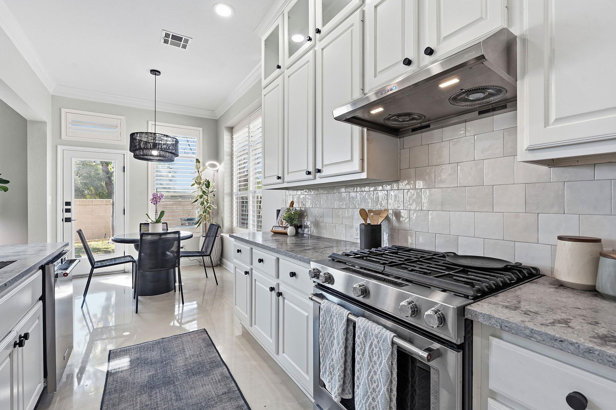 5000 Mission Oaks Blvd # 30, Austin, TX 78735