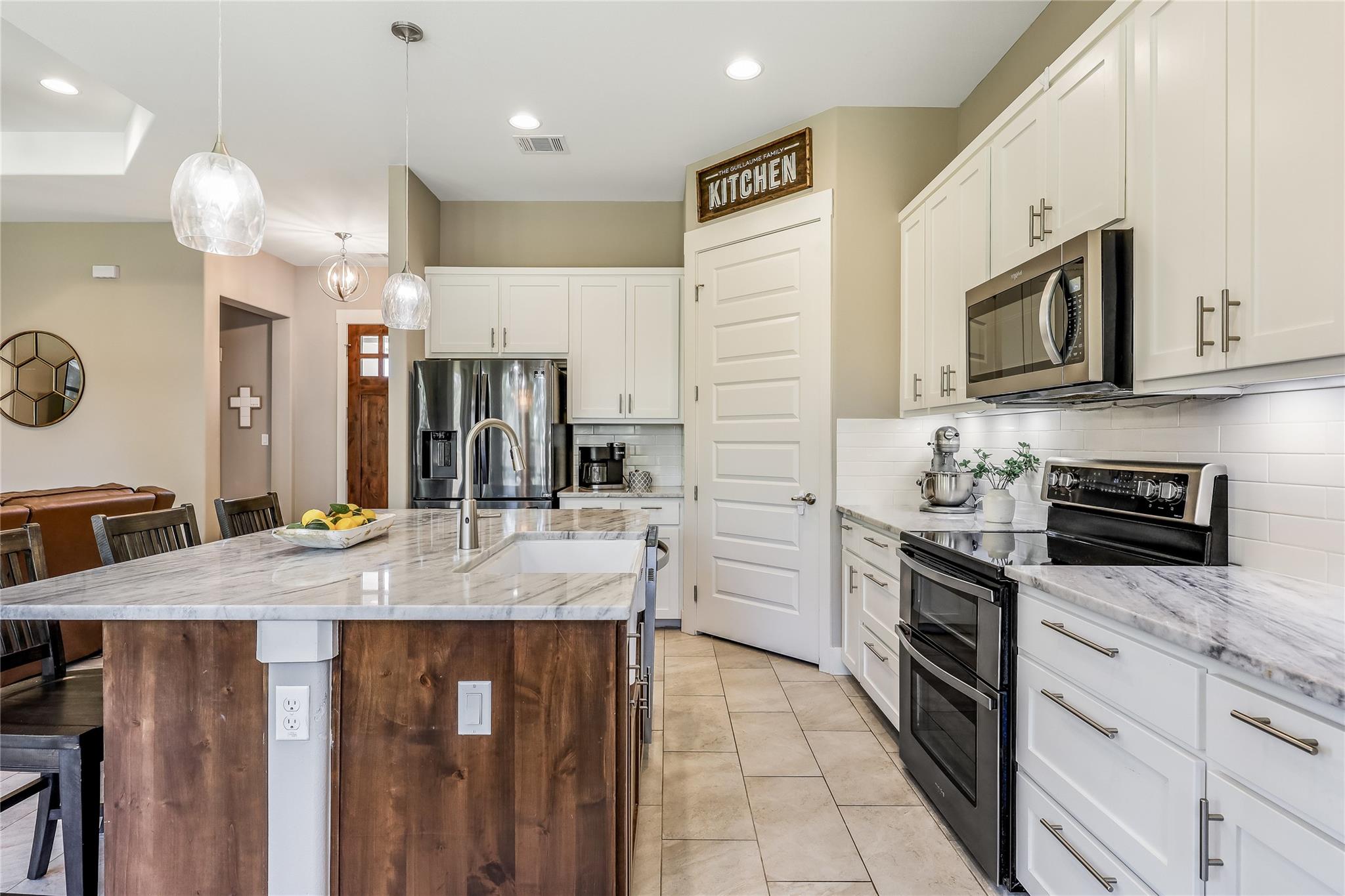 20608 Adobe Trl, Lago Vista, TX 78645