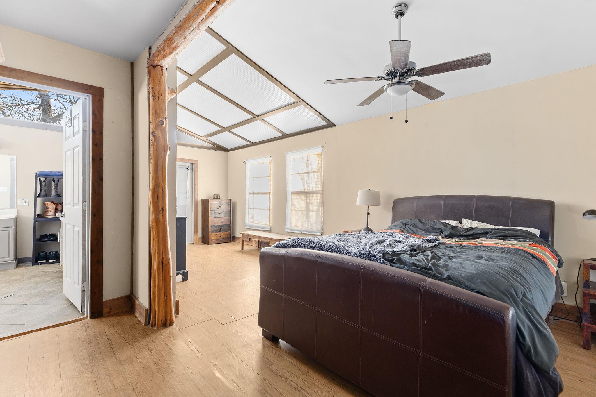 171 Split Rail Ln, Smithville, TX 78957