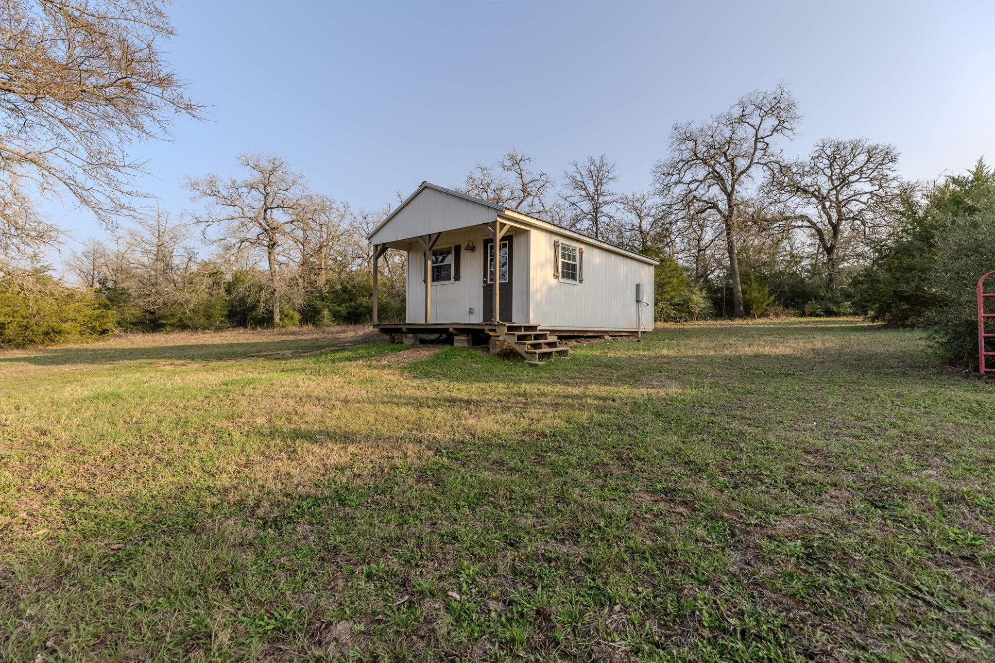 171 Split Rail Ln, Smithville, TX 78957