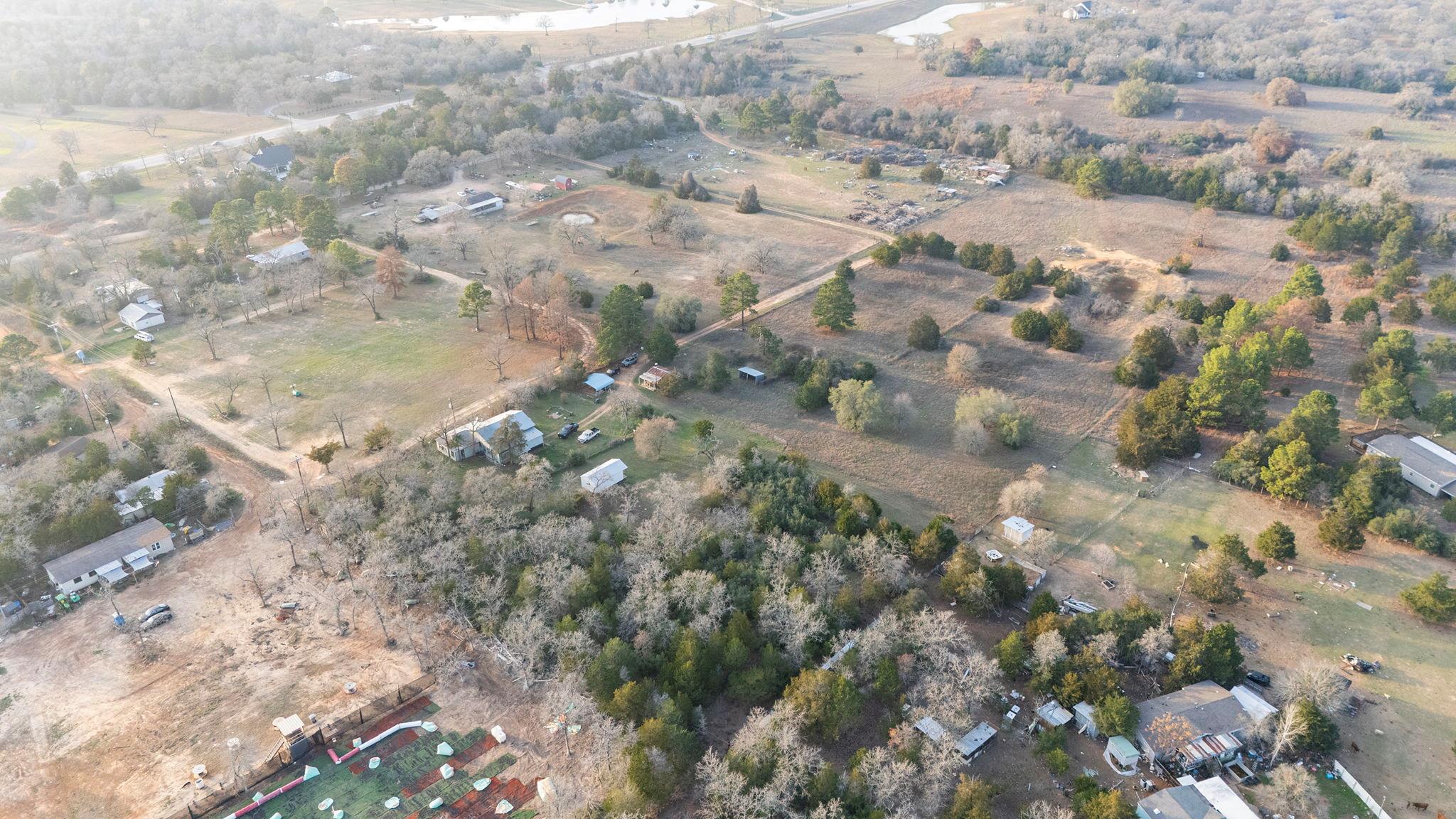 171 Split Rail Ln, Smithville, TX 78957