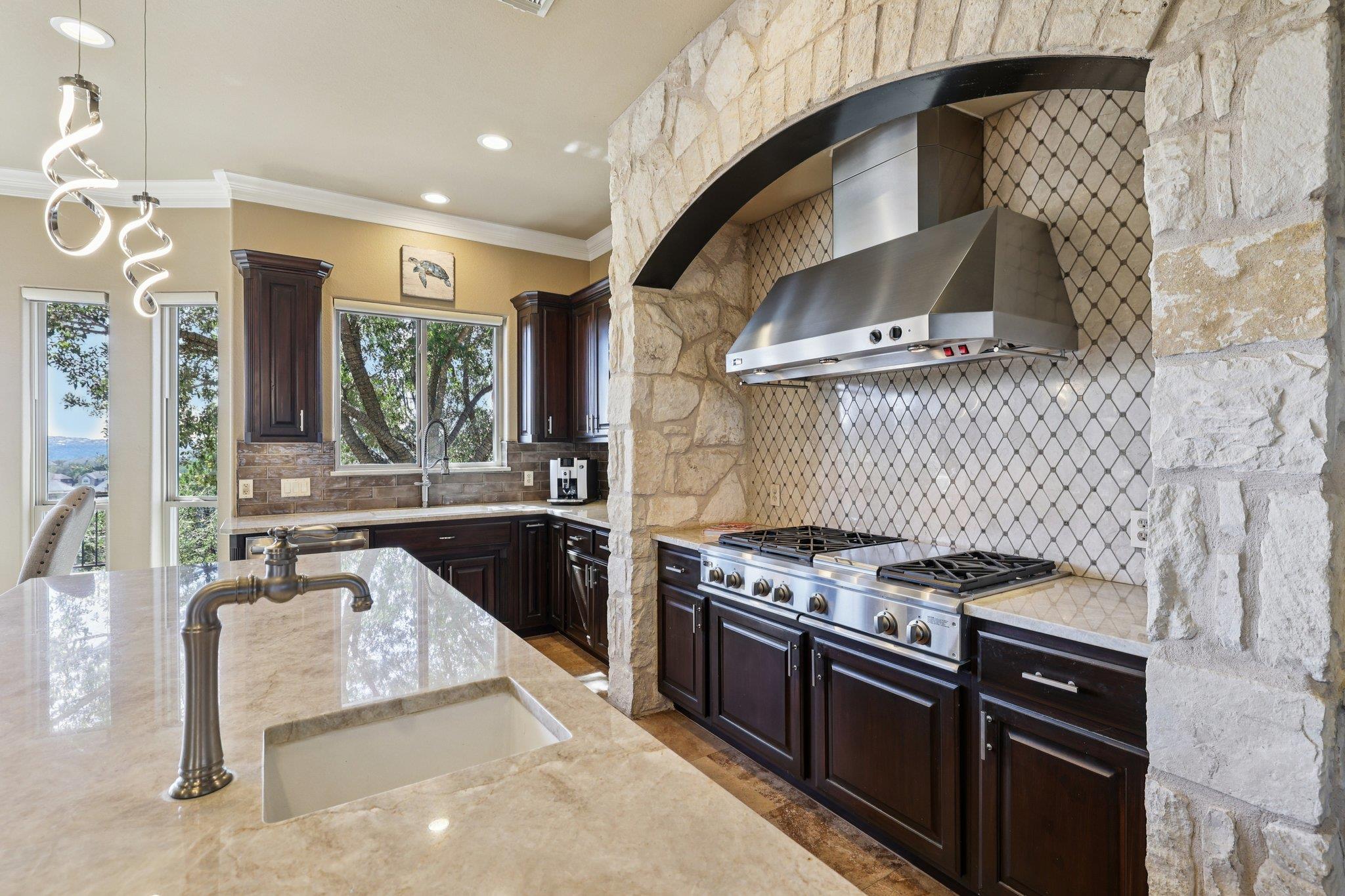 413 Horseback Holw, Austin, TX 78732