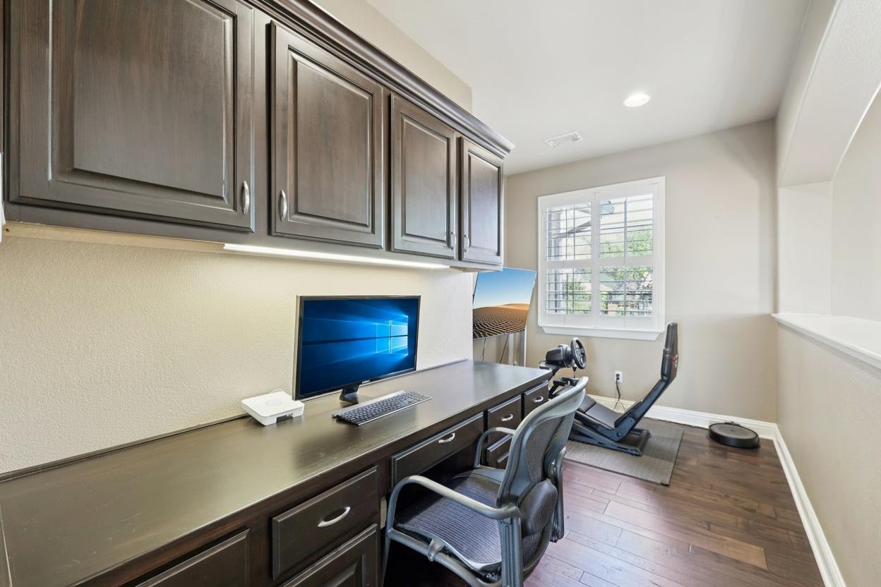 413 Horseback Holw, Austin, TX 78732