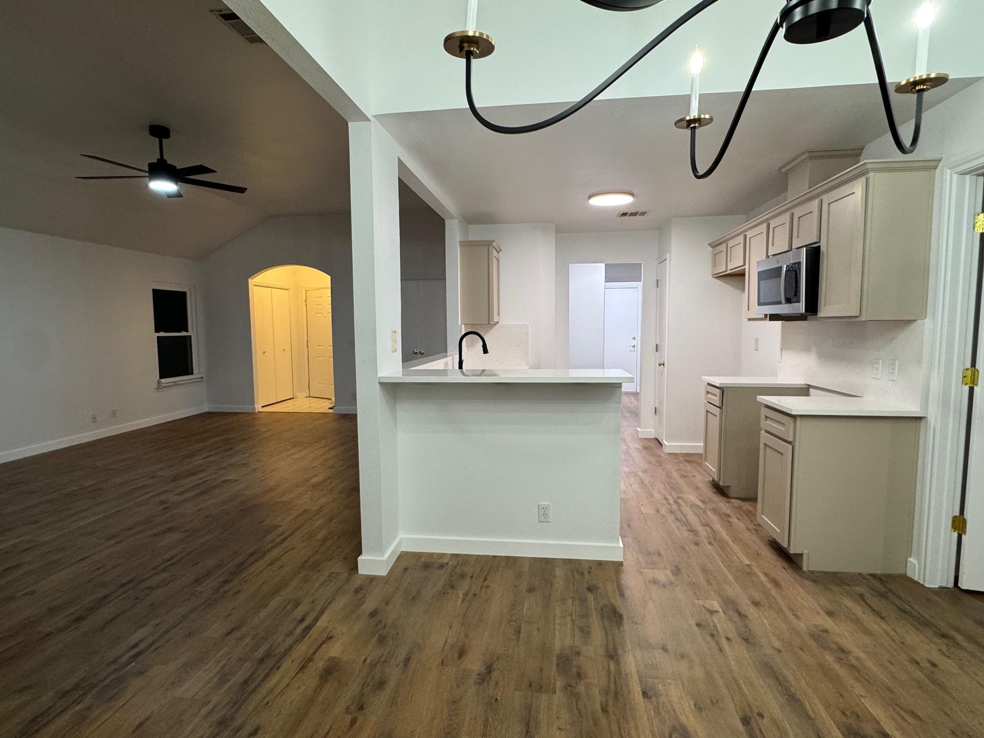 170 HENKE Cv, Kyle, TX 78640