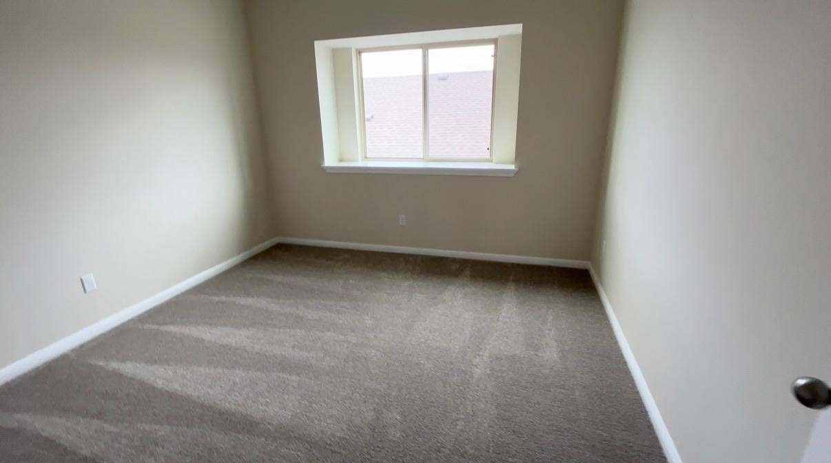 144 Falkland St, Hutto, TX 78634