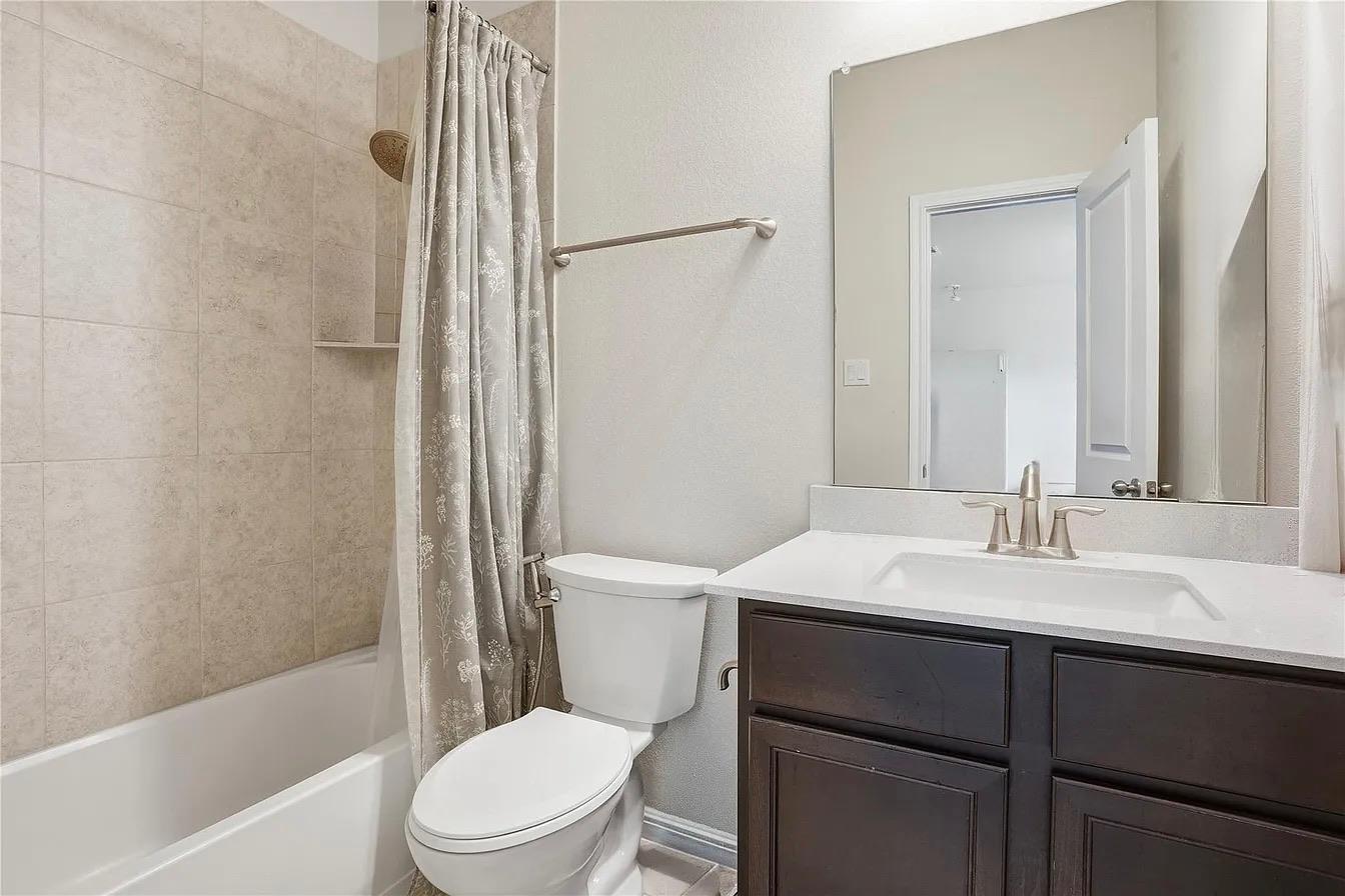 144 Falkland St, Hutto, TX 78634