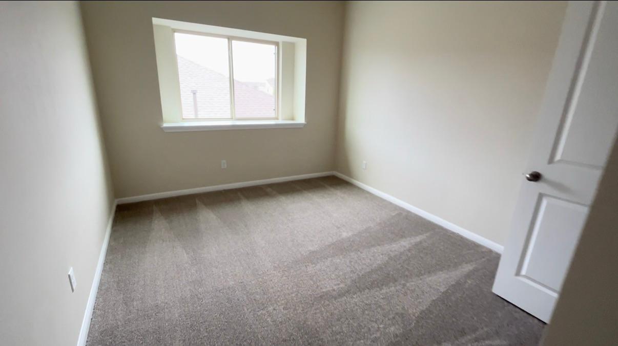 144 Falkland St, Hutto, TX 78634