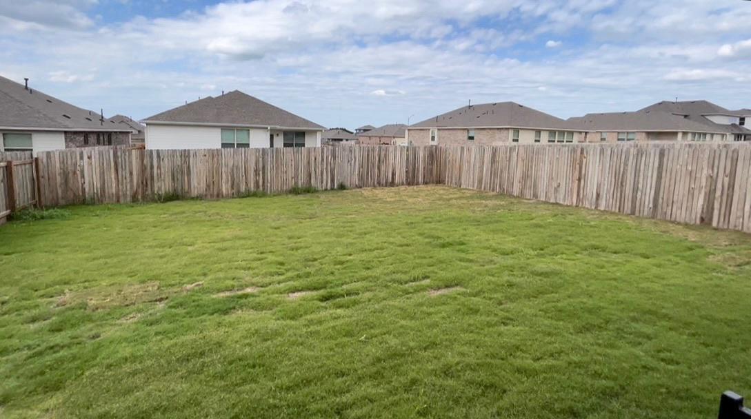 144 Falkland St, Hutto, TX 78634