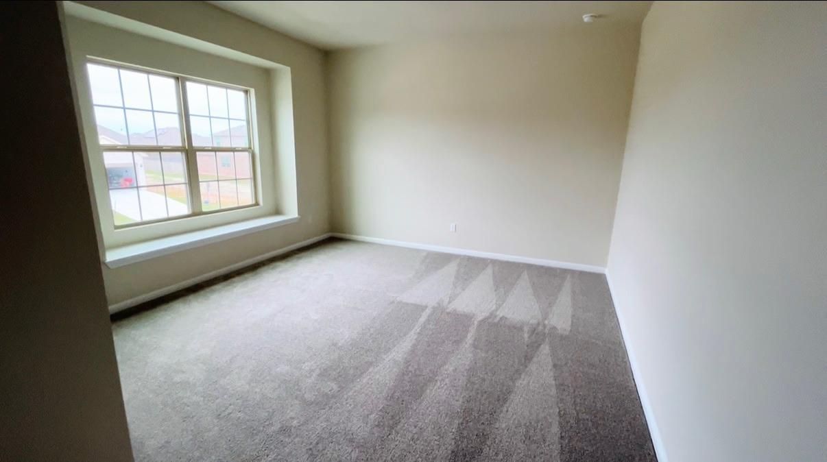 144 Falkland St, Hutto, TX 78634