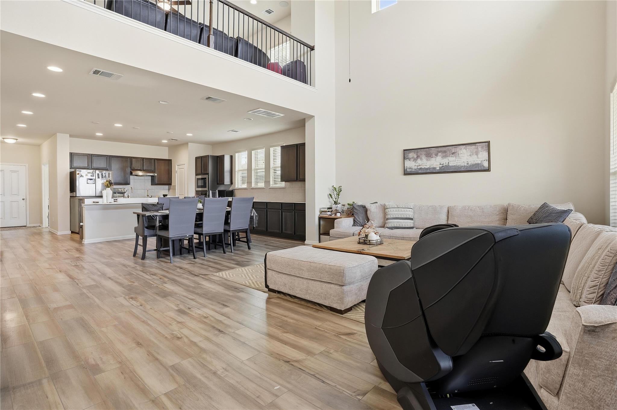 144 Falkland St, Hutto, TX 78634