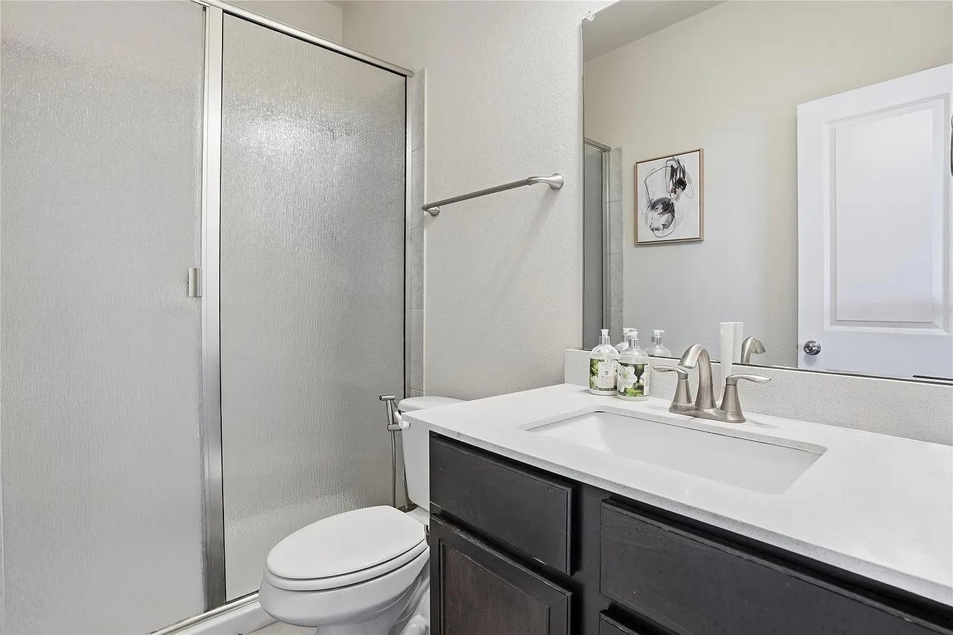 144 Falkland St, Hutto, TX 78634