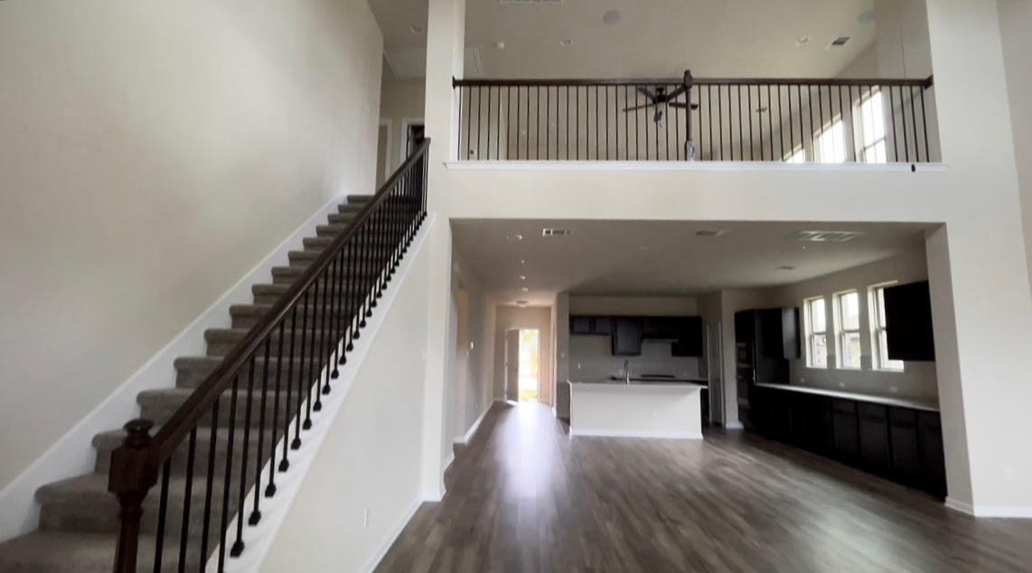 144 Falkland St, Hutto, TX 78634