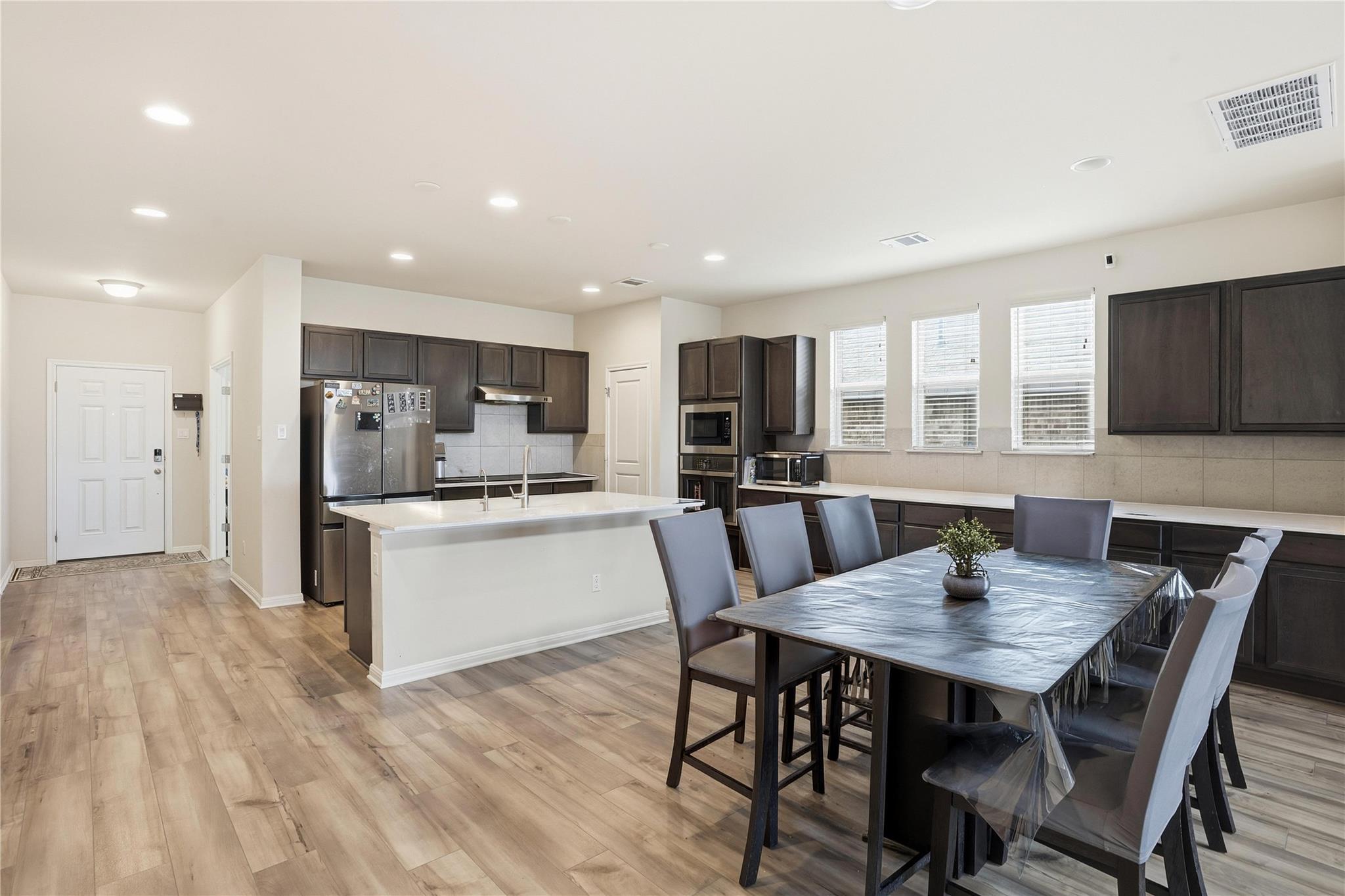 144 Falkland St, Hutto, TX 78634