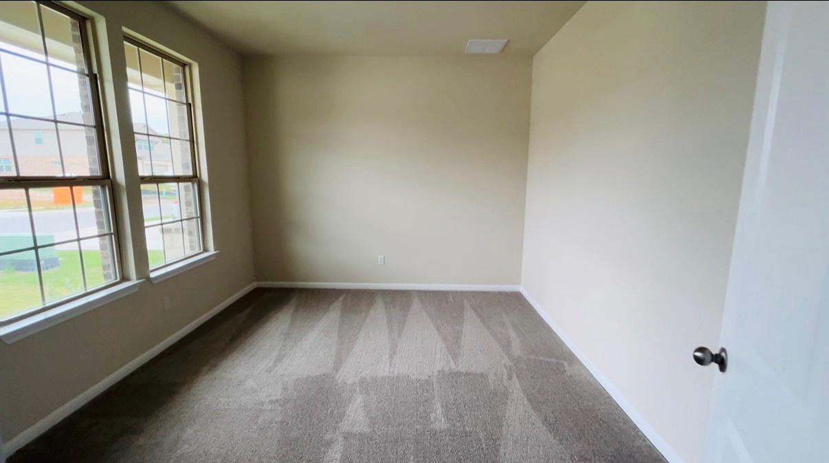 144 Falkland St, Hutto, TX 78634