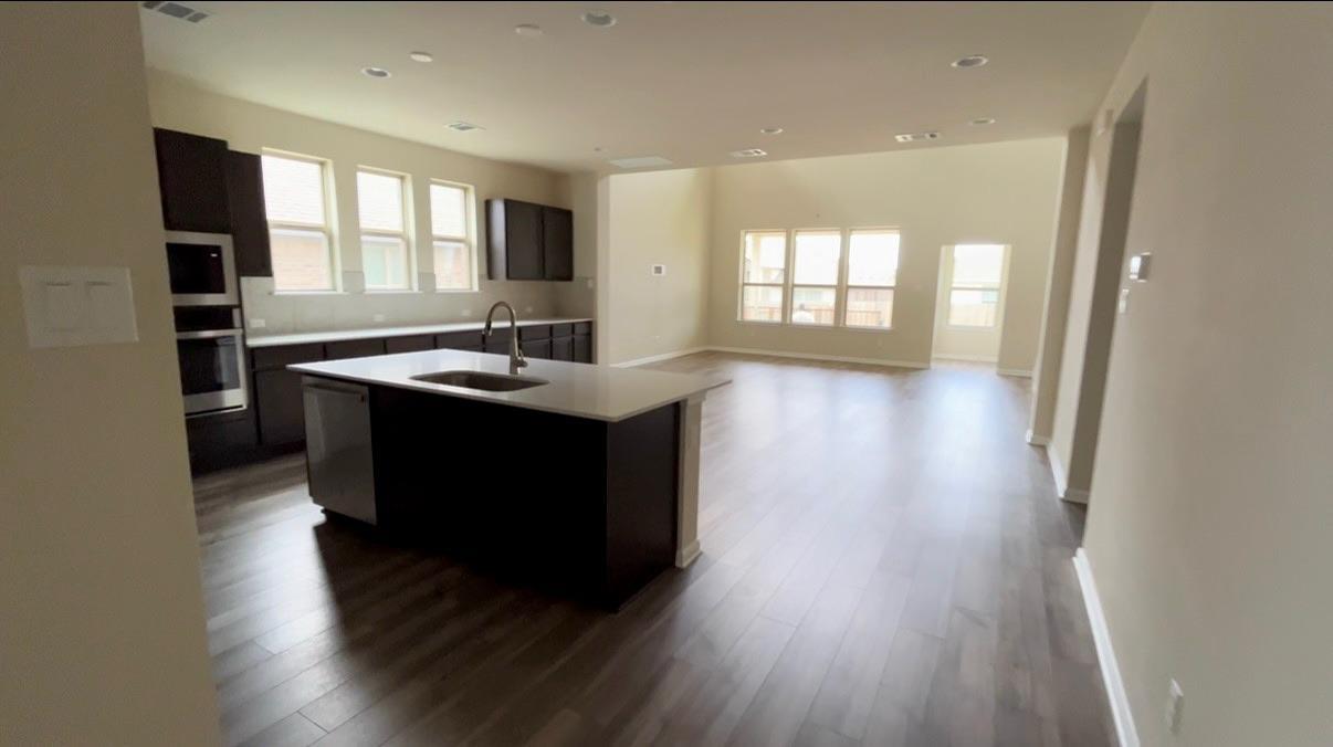 144 Falkland St, Hutto, TX 78634