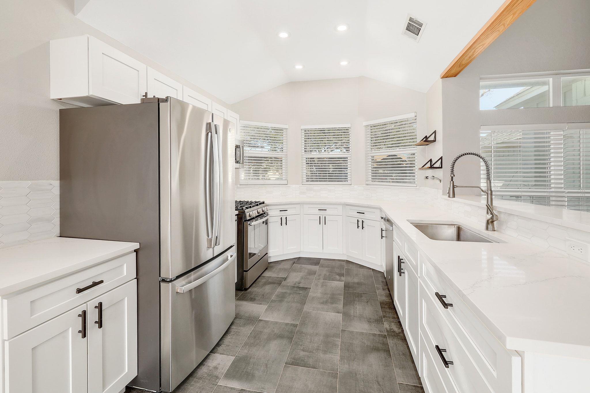 2207 Raintree Path, Round Rock, TX 78664