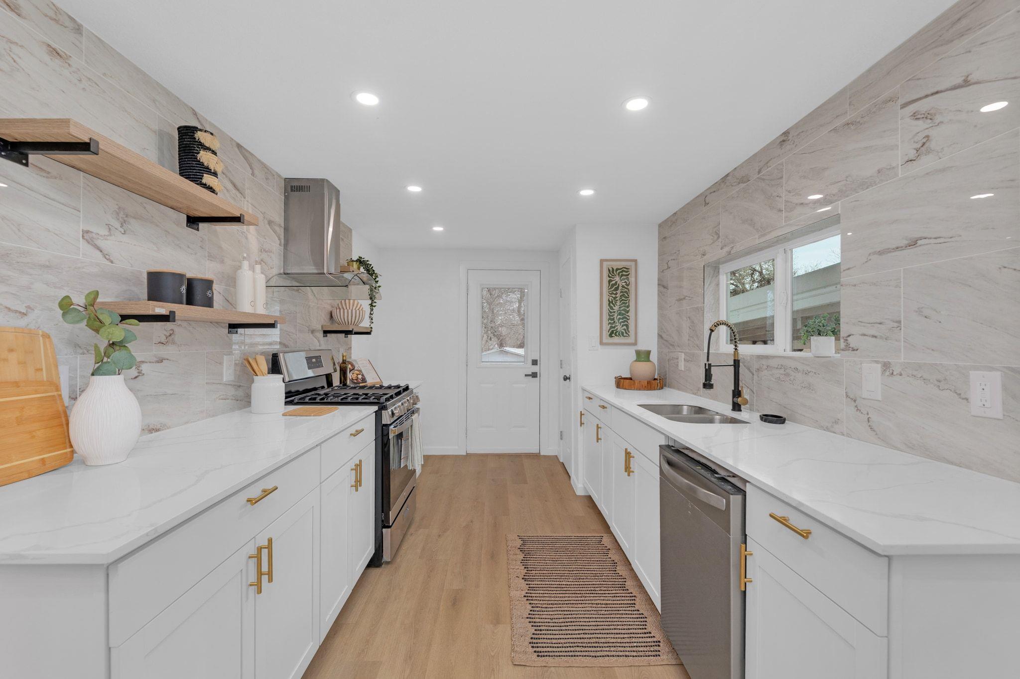 1709 Cecelia St, Taylor, TX 76574