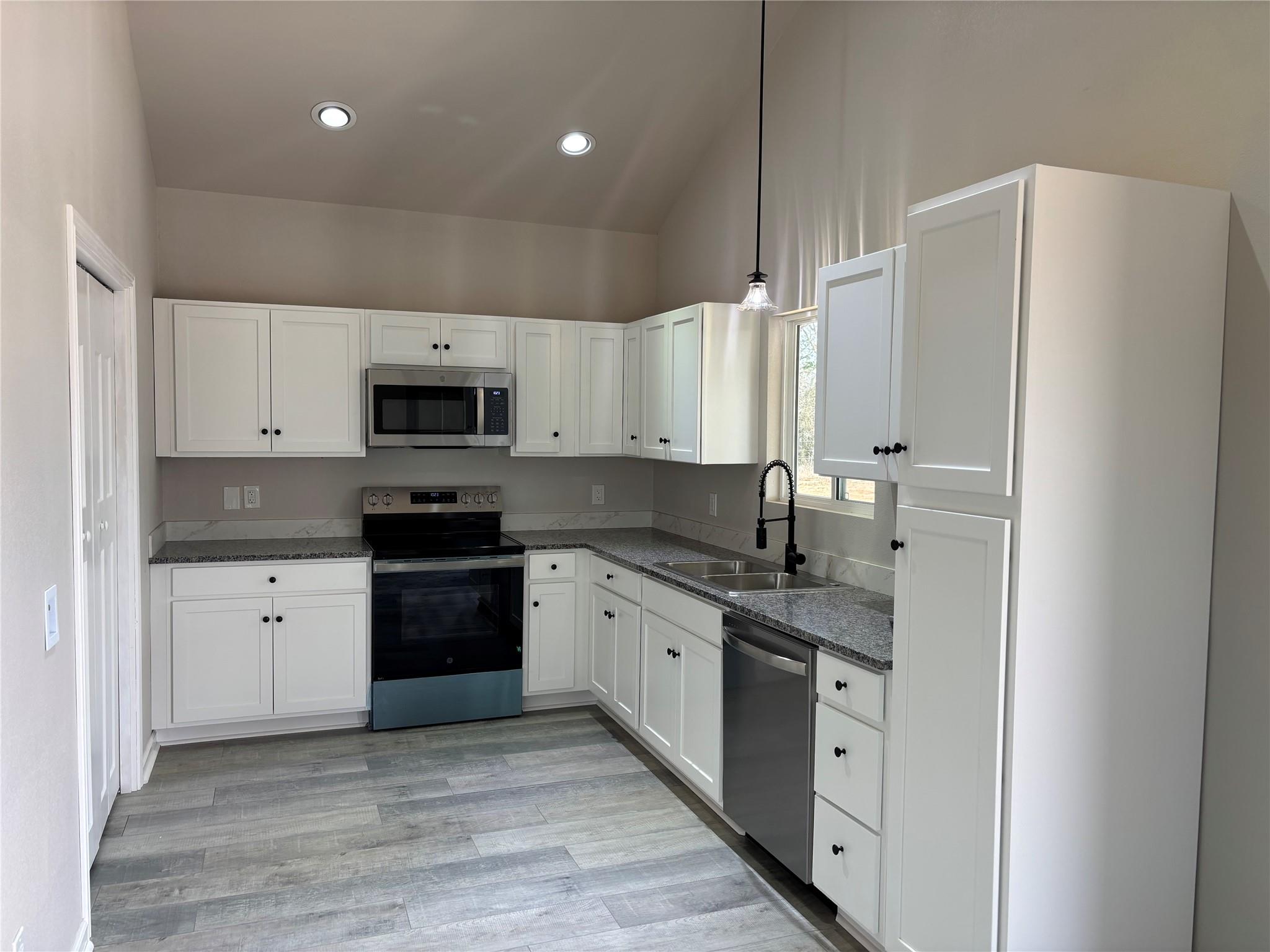 134 Pope Bnd N # B, Cedar Creek, TX 78612