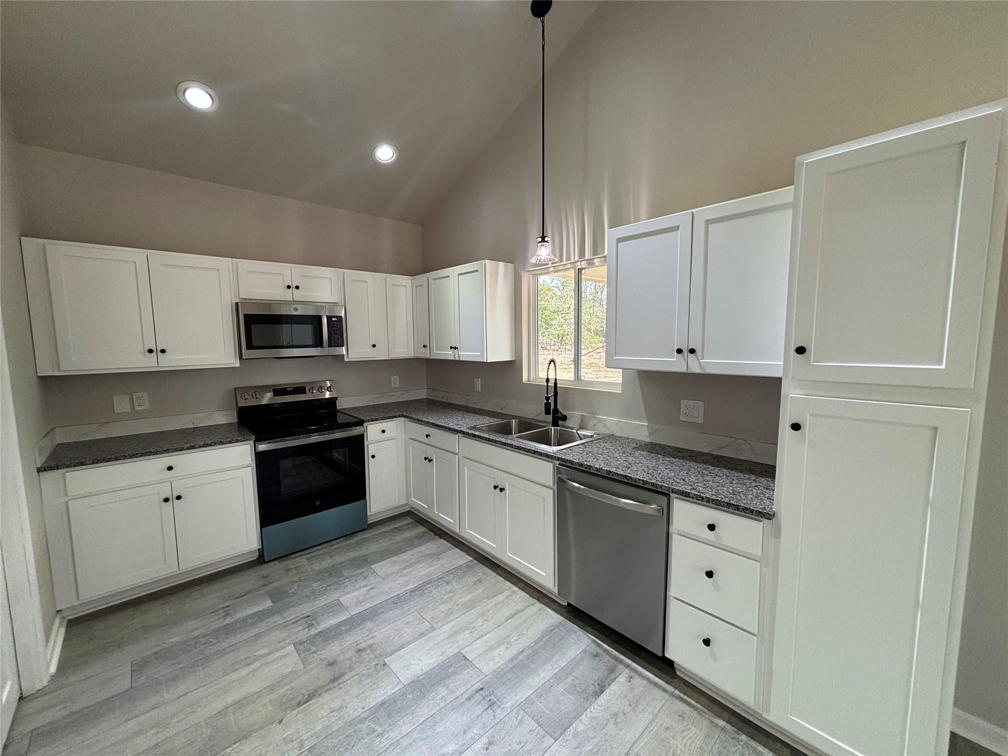 134 Pope Bnd N # B, Cedar Creek, TX 78612