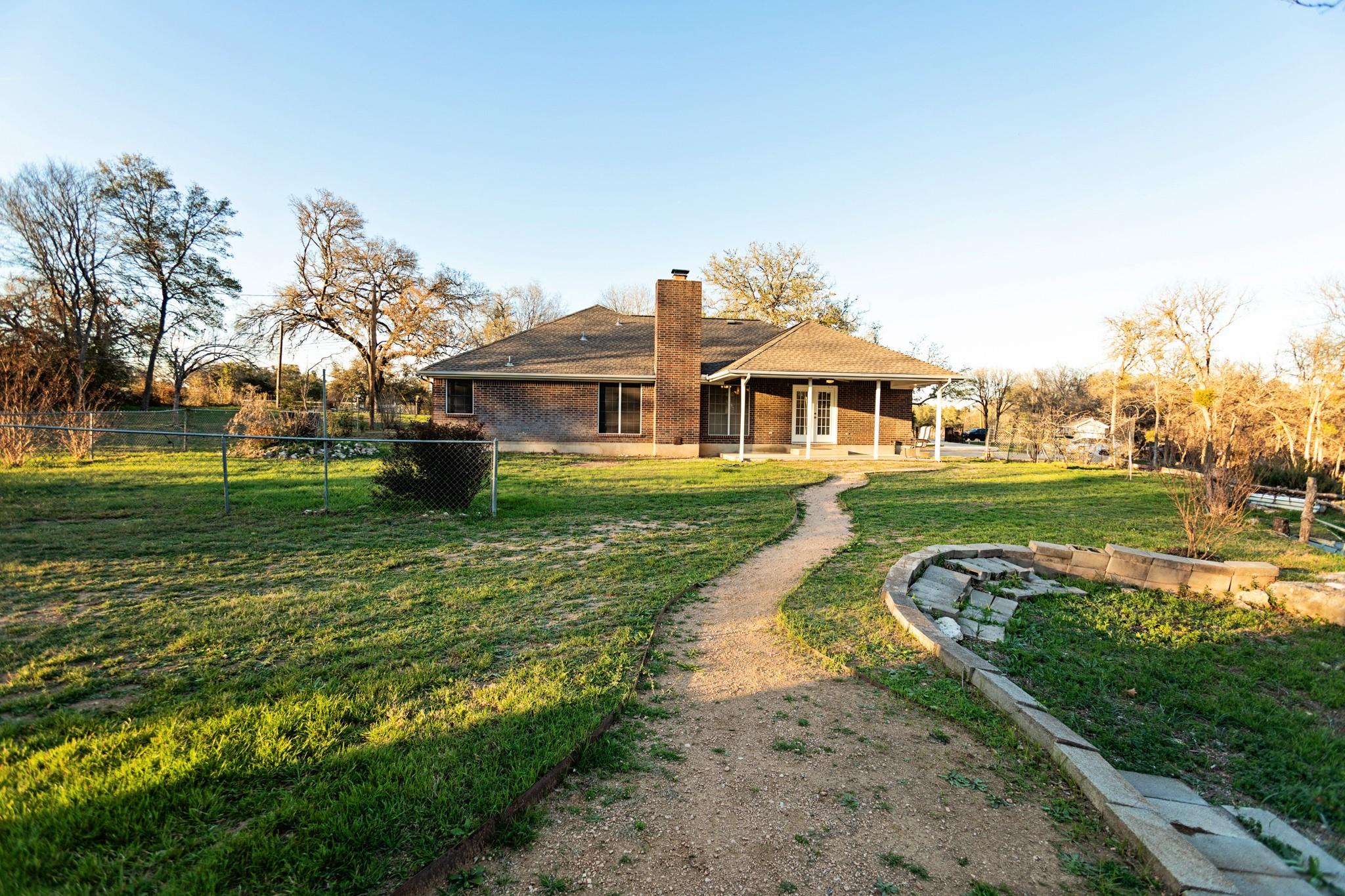 603 Oakwood Dr, Buda, TX 78610