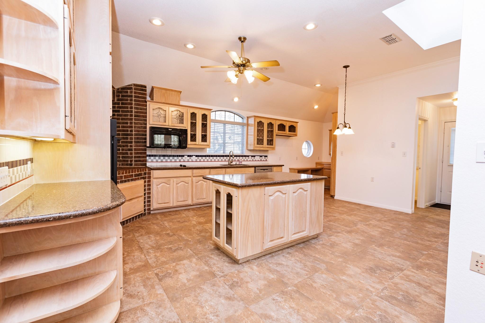 603 Oakwood Dr, Buda, TX 78610