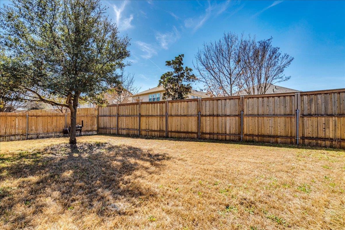 303 Briarwood Dr, Leander, TX 78641