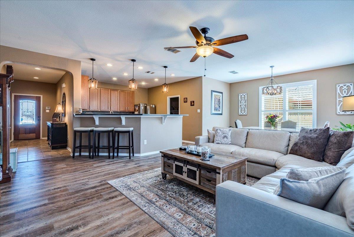 303 Briarwood Dr, Leander, TX 78641