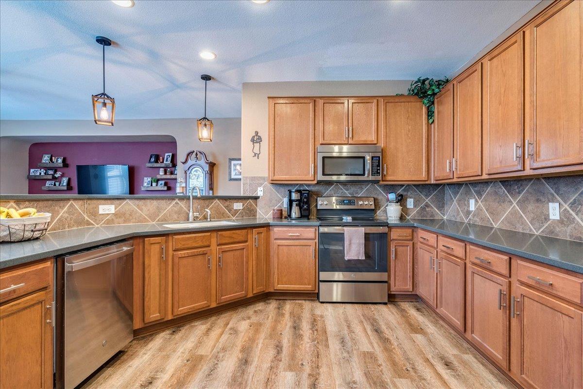 303 Briarwood Dr, Leander, TX 78641