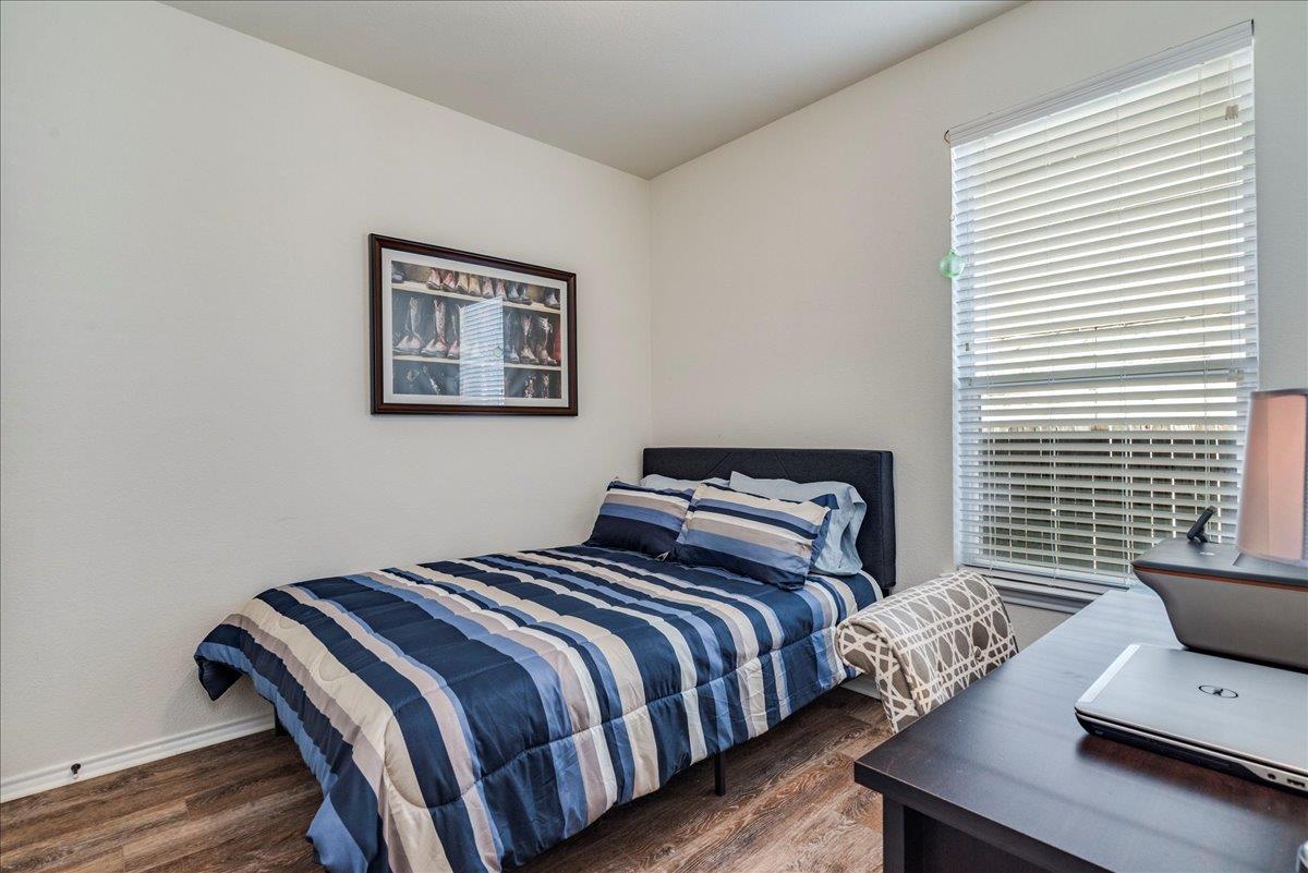 303 Briarwood Dr, Leander, TX 78641