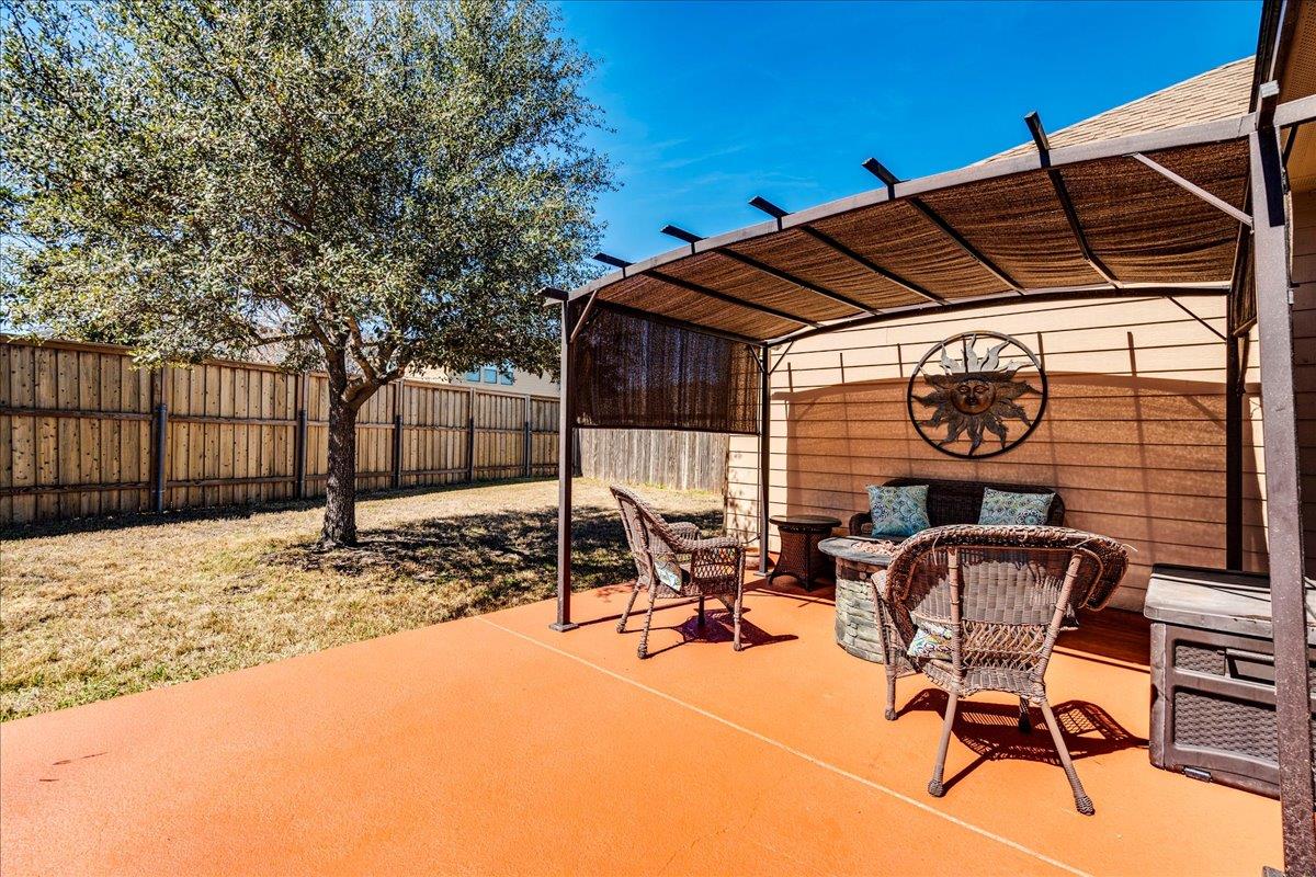 303 Briarwood Dr, Leander, TX 78641