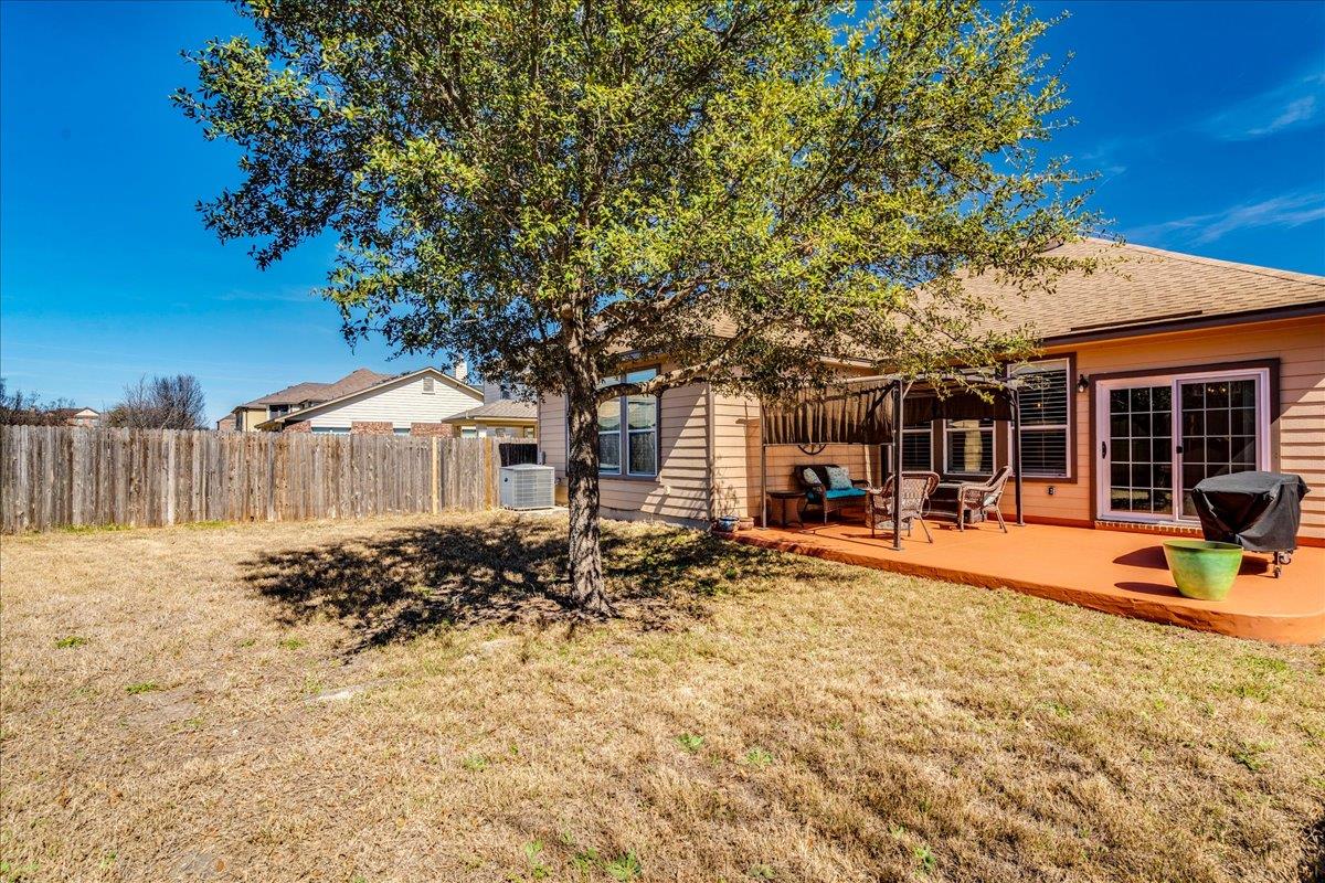 303 Briarwood Dr, Leander, TX 78641