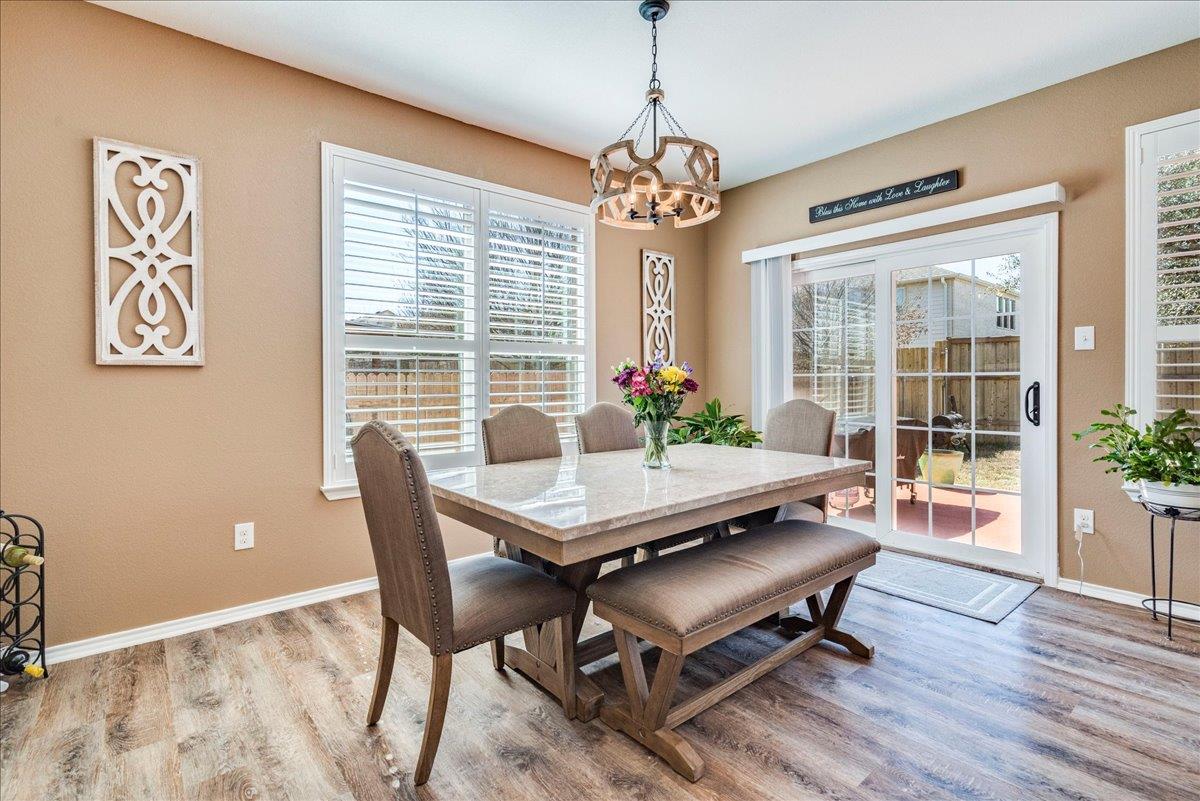 303 Briarwood Dr, Leander, TX 78641