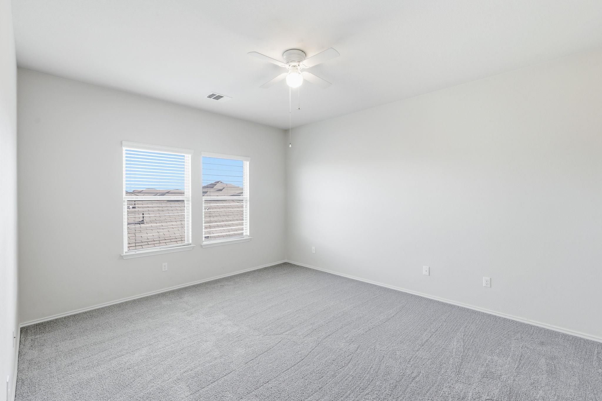 104 Golden Eagle Ln, Leander, TX 78641