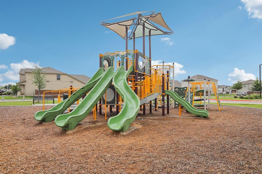 104 Golden Eagle Ln, Leander, TX 78641