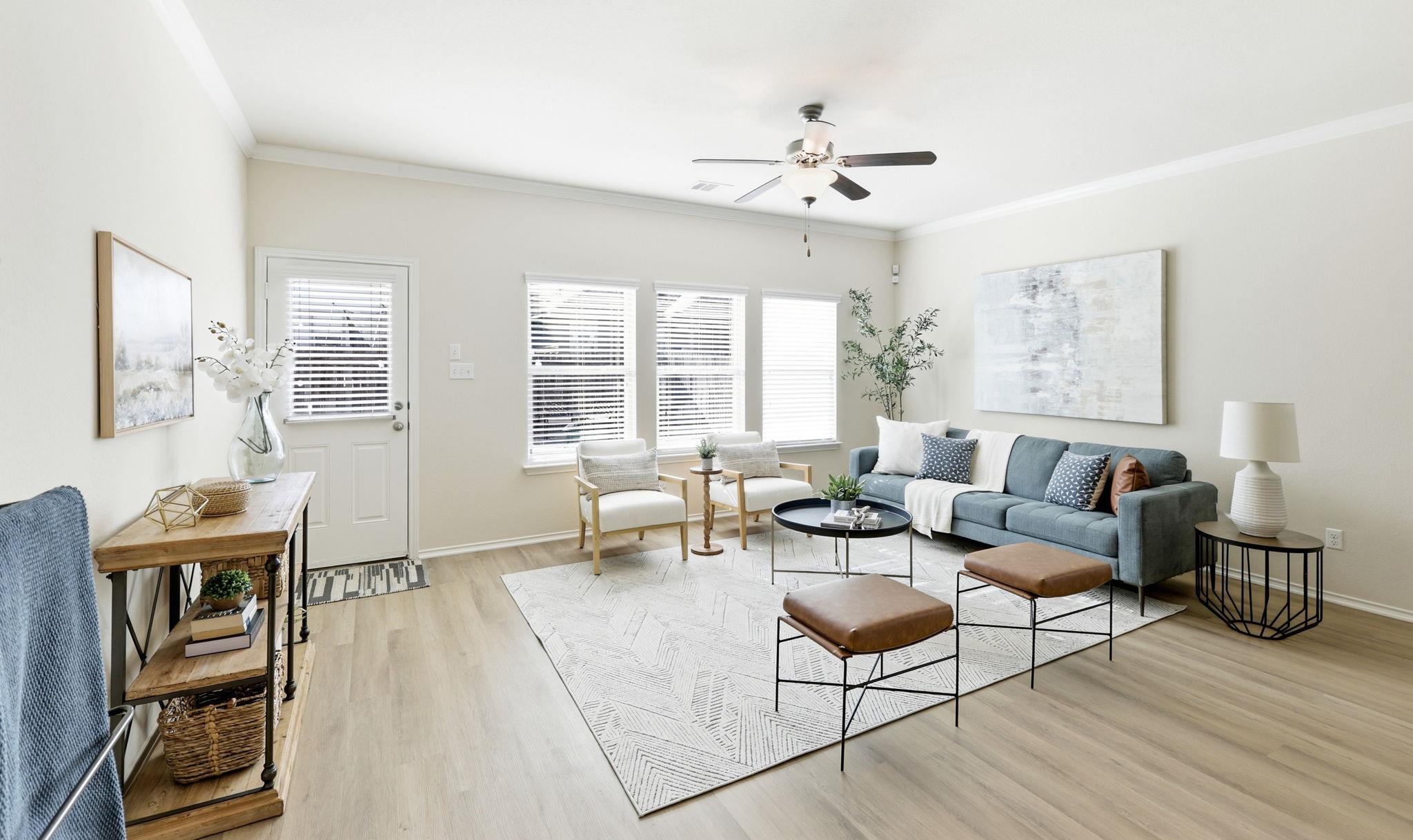 104 Golden Eagle Ln, Leander, TX 78641