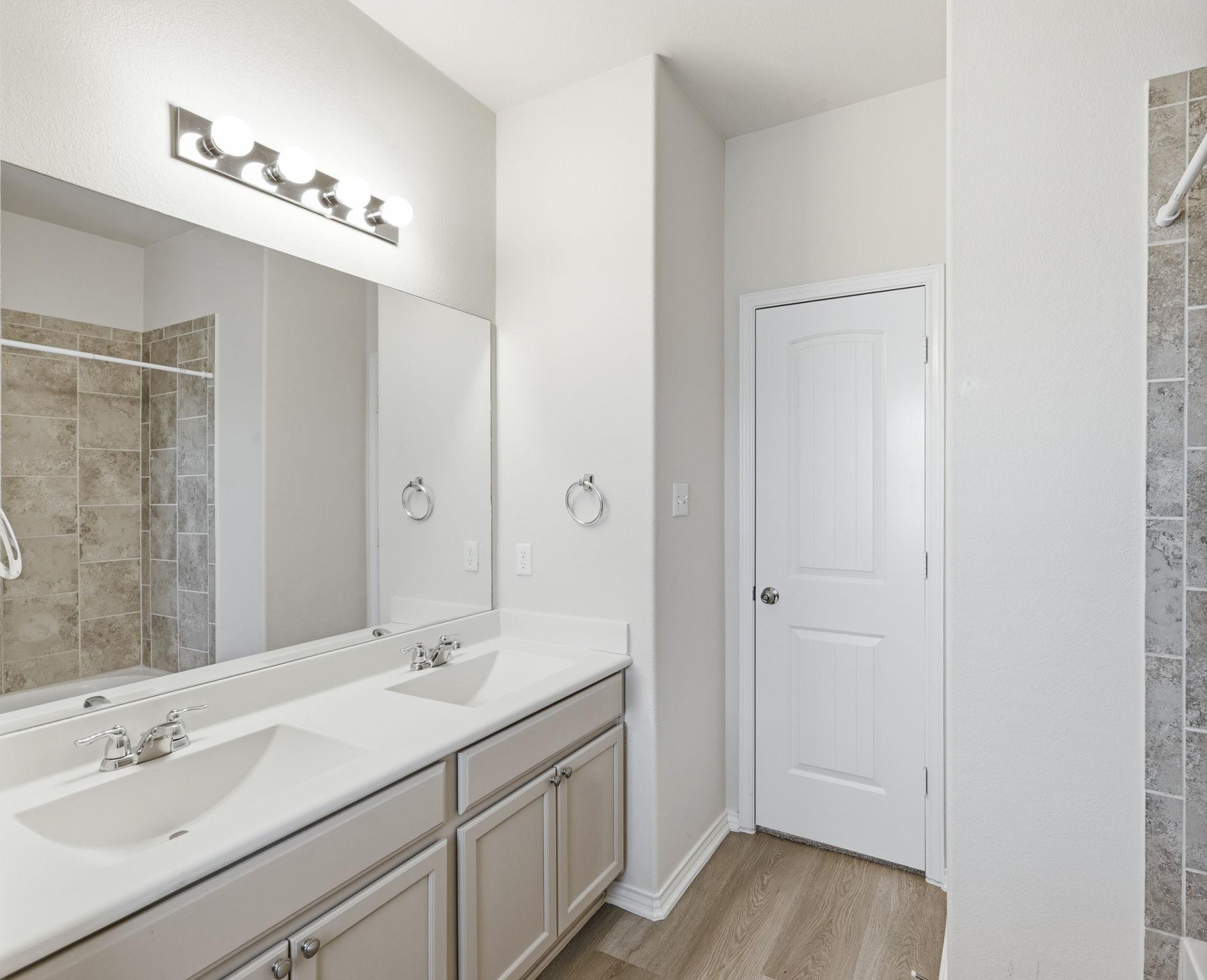 104 Golden Eagle Ln, Leander, TX 78641