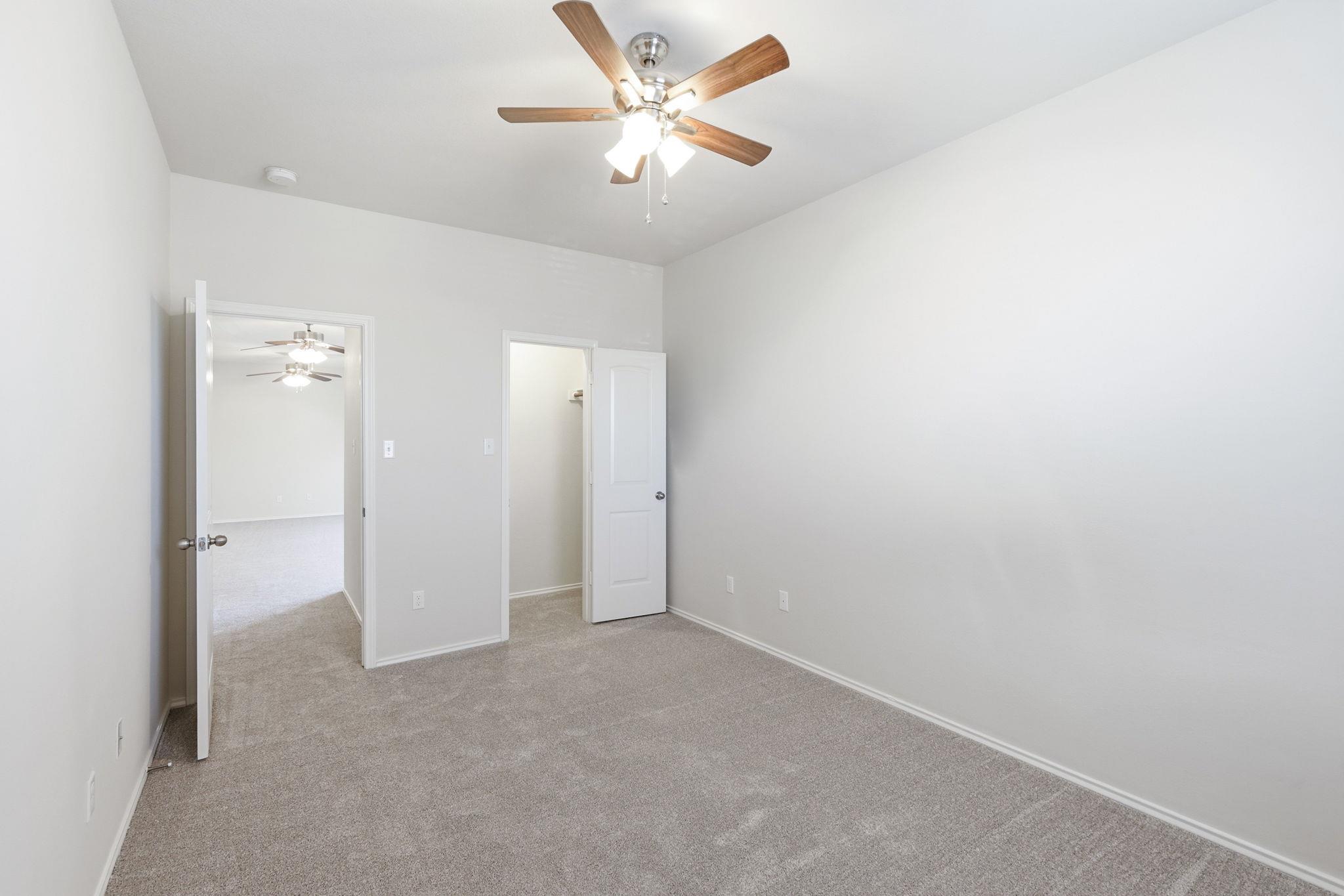 104 Golden Eagle Ln, Leander, TX 78641