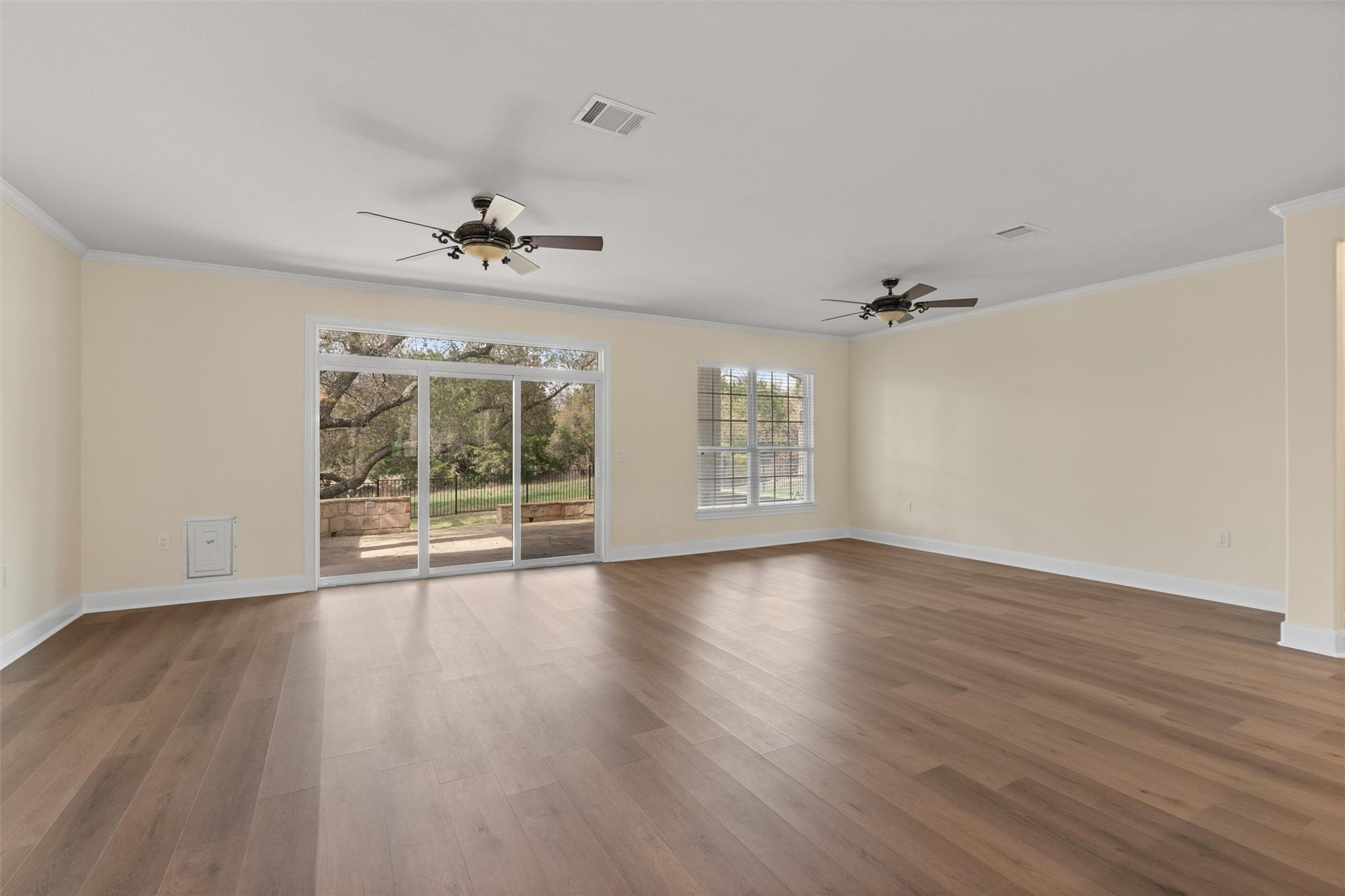 809 Armstrong Dr, Georgetown, TX 78633