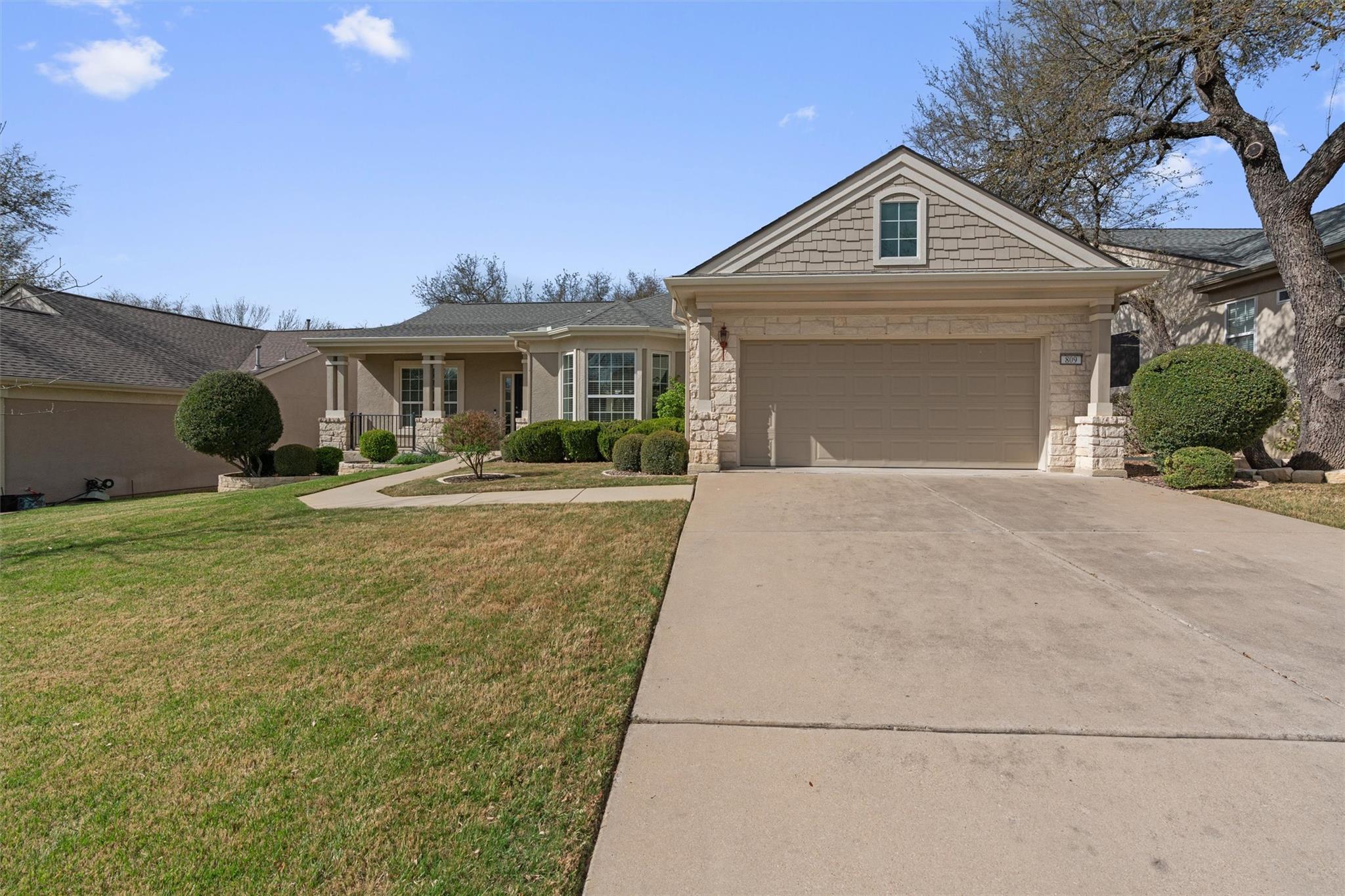 809 Armstrong Dr, Georgetown, TX 78633