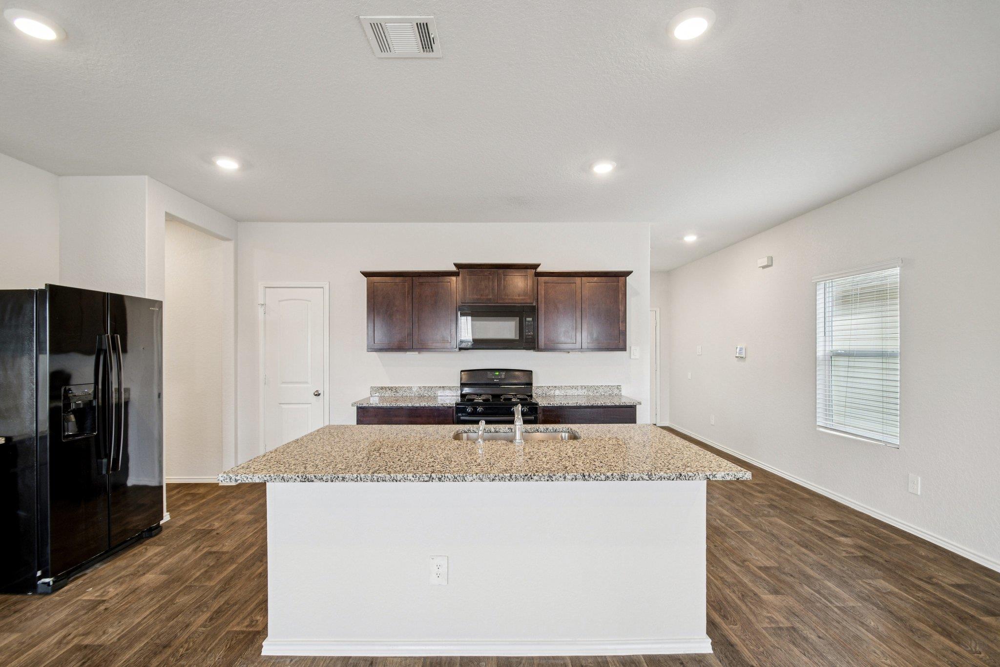 161 Roanwood Dr, San Marcos, TX 78666