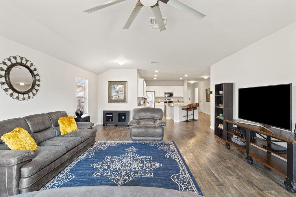 116 Democracy Ct, Liberty Hill, TX 78642